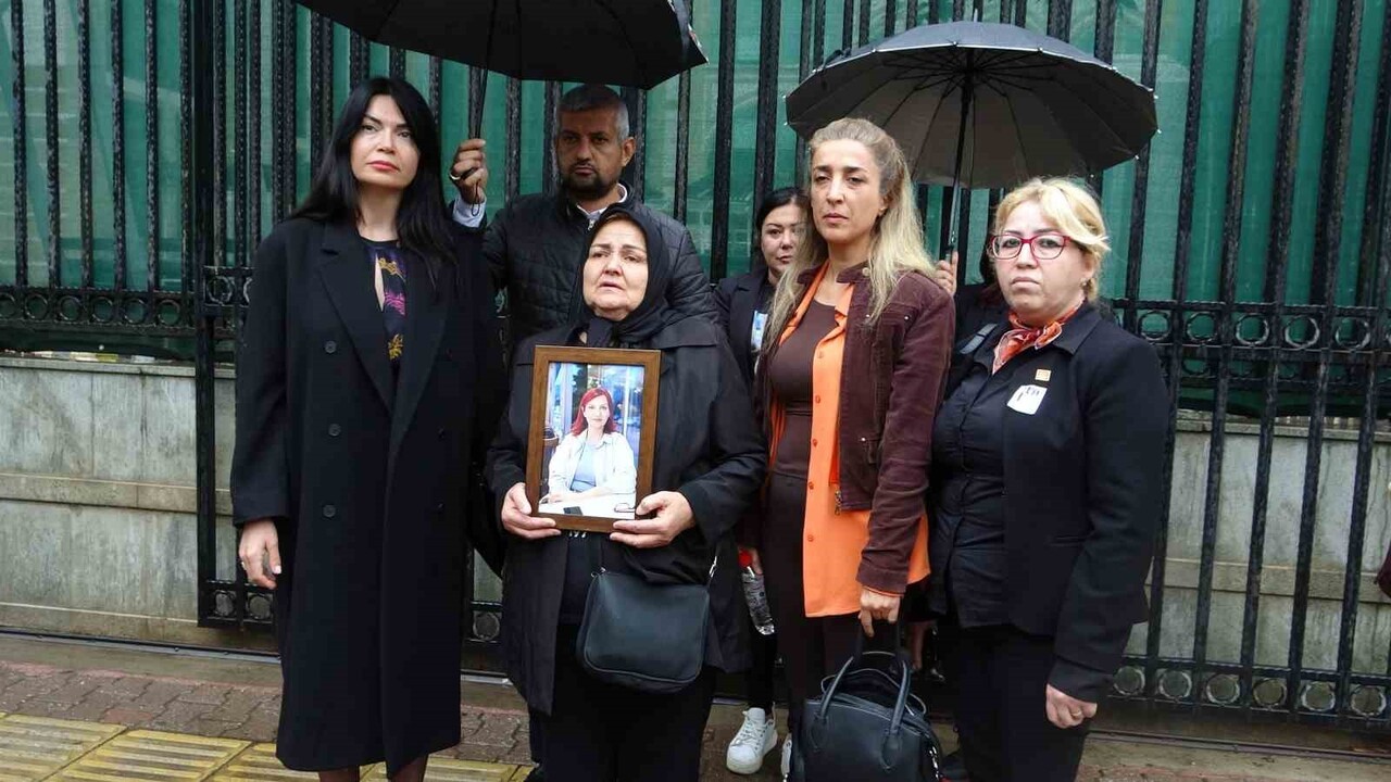 ANTALYA’DA EŞİ FADİM TEMİRHANOĞULLARI’NI 9 KURŞUNLA ÖLDÜREN SAVAŞ TEMİRHANOĞULLARI (48) İLE...