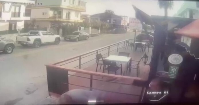 ANTALYA’DA ÖNCEKİ GÜN HUSUMETLİ AKRABALAR ARASINDA BİR KİŞİNİN HAYATINI KAYBETTİĞİ OLAYA AİT...