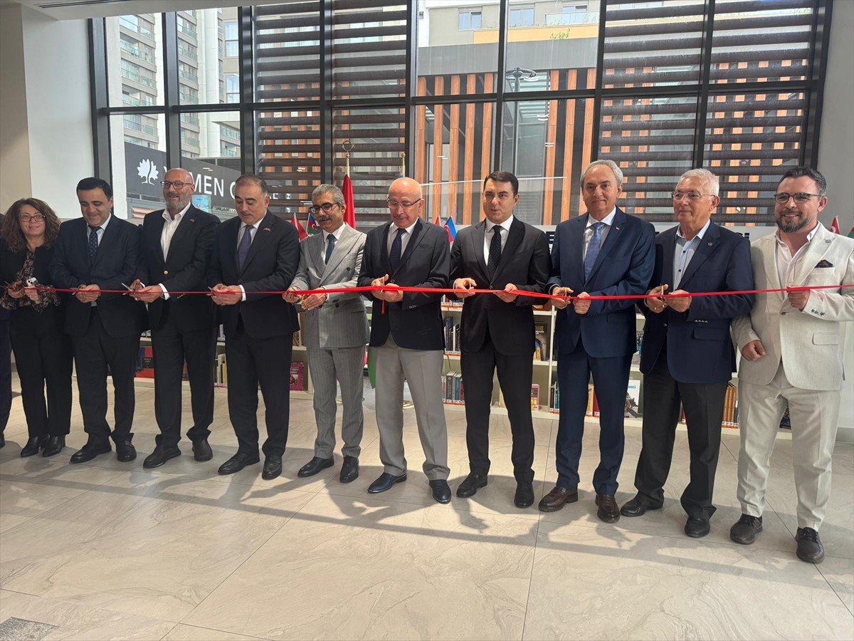 Antalya Kütüphanesi'nde Azerbaycan ile kültürel işbirliğini güçlendirmek, okuyuculara edebiyatını...