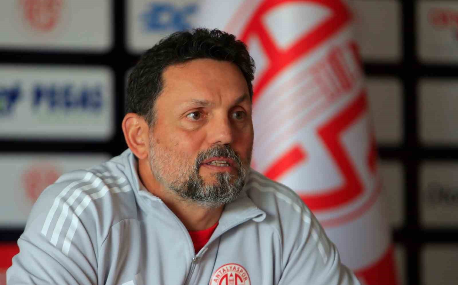 ANTALYASPOR TEKNİK DİREKTÖRÜ EROL BULUT, EYÜPSPOR MAÇINDAN SONRA TAKIMDAN BİLGİ SIZMASIYLA İLGİLİ...
