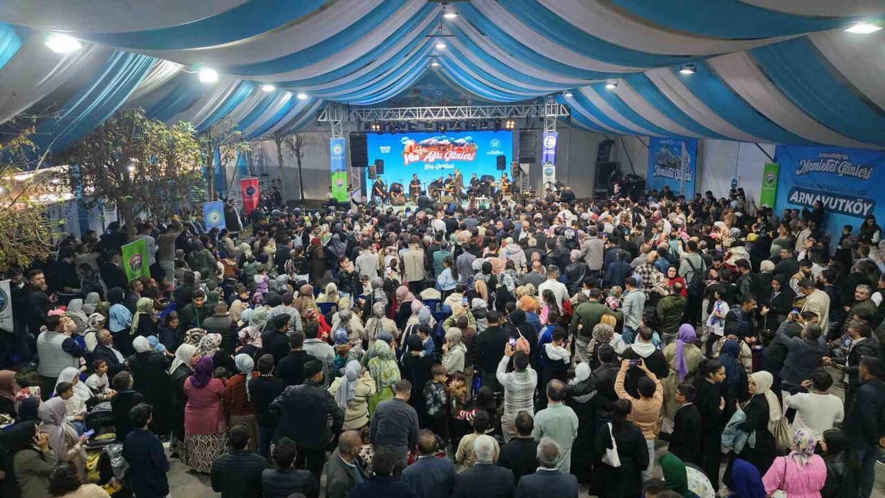 ARNAVUTKÖY BELEDİYESİ’NİN EV SAHİPLİĞİNDE DÜZENLENEN VAN-AĞRI MEMLEKET GÜNLERİ, ÜÇ GÜN BOYUNCA...