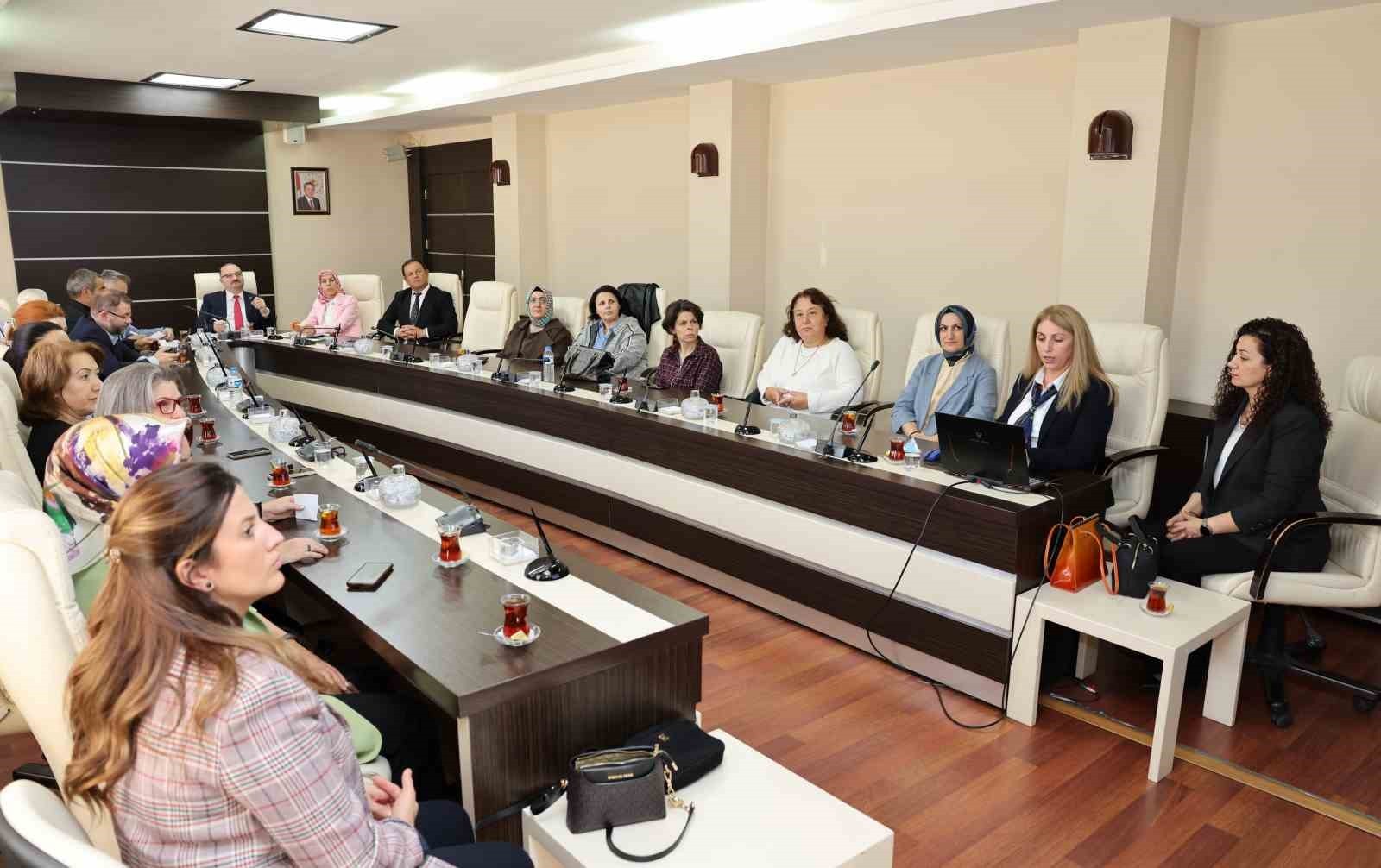 ATATÜRK ÜNİVERSİTESİ REKTÖRÜ PROF. DR. AHMET HACIMÜFTÜOĞLU BAŞKANLIĞINDA, 2025-2026 AKADEMİK YILI...