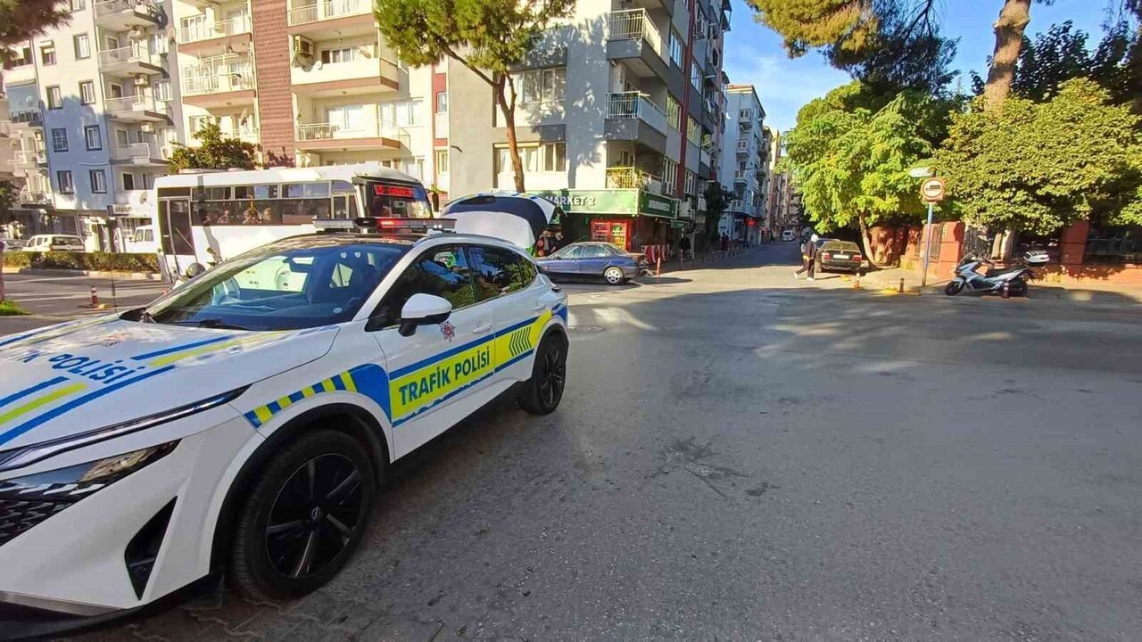 AYDIN'IN EFELER İLÇESİNDE MOTOSİKLET İLE OTOMOBİLİN ÇARPIŞMASI SONUCU MEYDANA GELEN KAZADA 1 KİŞİ...