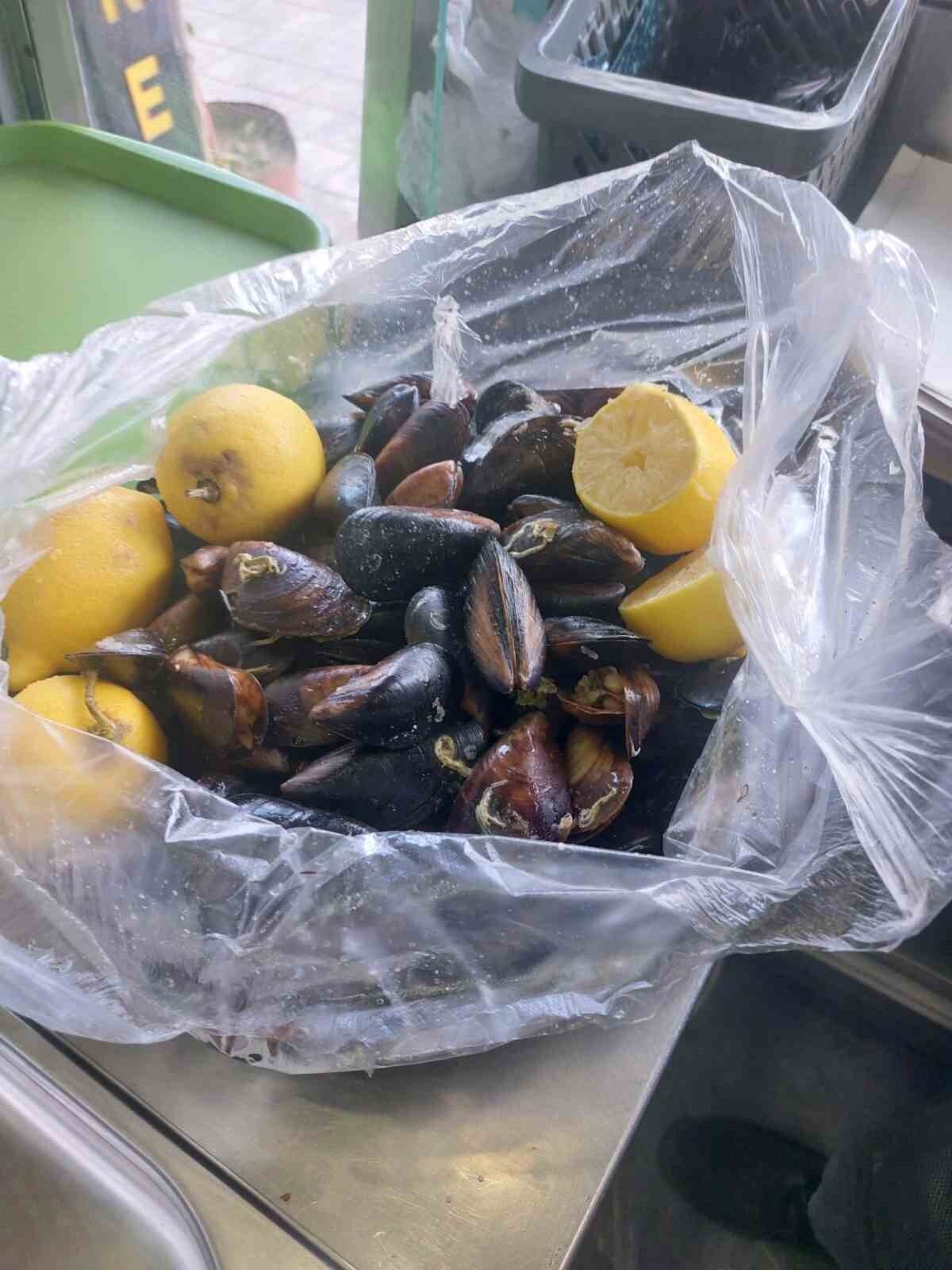 AYDIN'IN SÖKE İLÇESİNDE GIDA SATIŞI YAPAN BİR İŞYERİ İLE İLGİLİ ALO 174 GIDA HATTI'NA GELEN İHBAR...