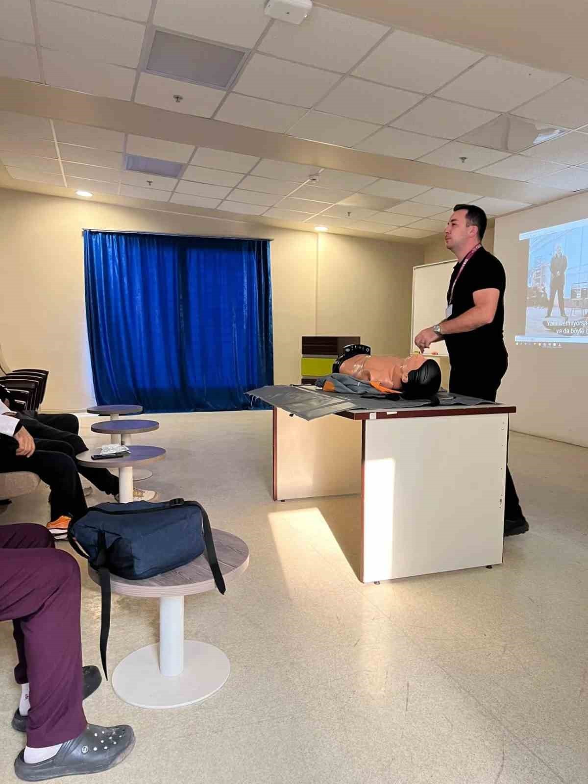 AYDIN ADNAN MENDERES ÜNİVERSİTESİ (ADÜ) HASTANESİ’NDE SAĞLIK ÇALIŞANLARININ ACİL DURUMLARDA DAHA...