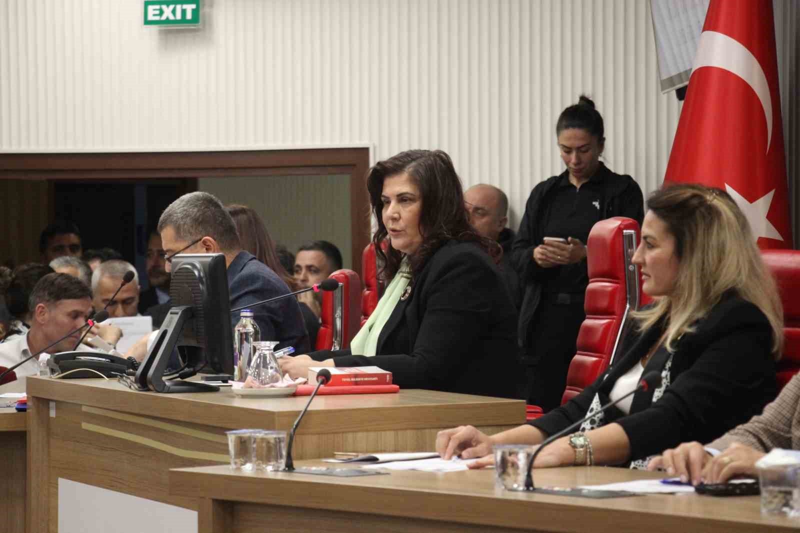 AYDIN BÜYÜKŞEHİR BELEDİYE BAŞKANI ÖZLEM ÇERÇİOĞLU, ASKİ GENEL KURULU’NDA CHP GRUBU TARAFINDAN...