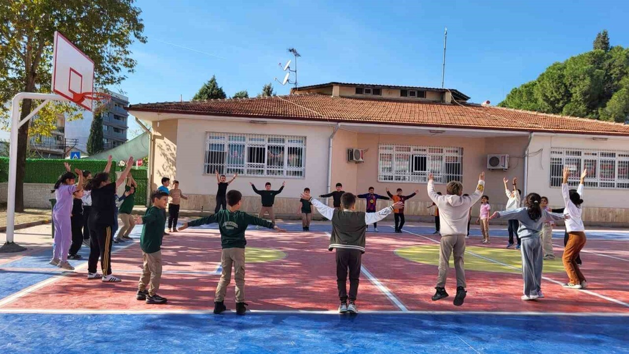 AYDIN GENÇLİK VE SPOR İL MÜDÜRLÜĞÜ KOORDİNESİNDE YÜRÜTÜLEN SPOR DALI EĞİTİMLERİ SAYESİNDE ÇOCUKLAR...