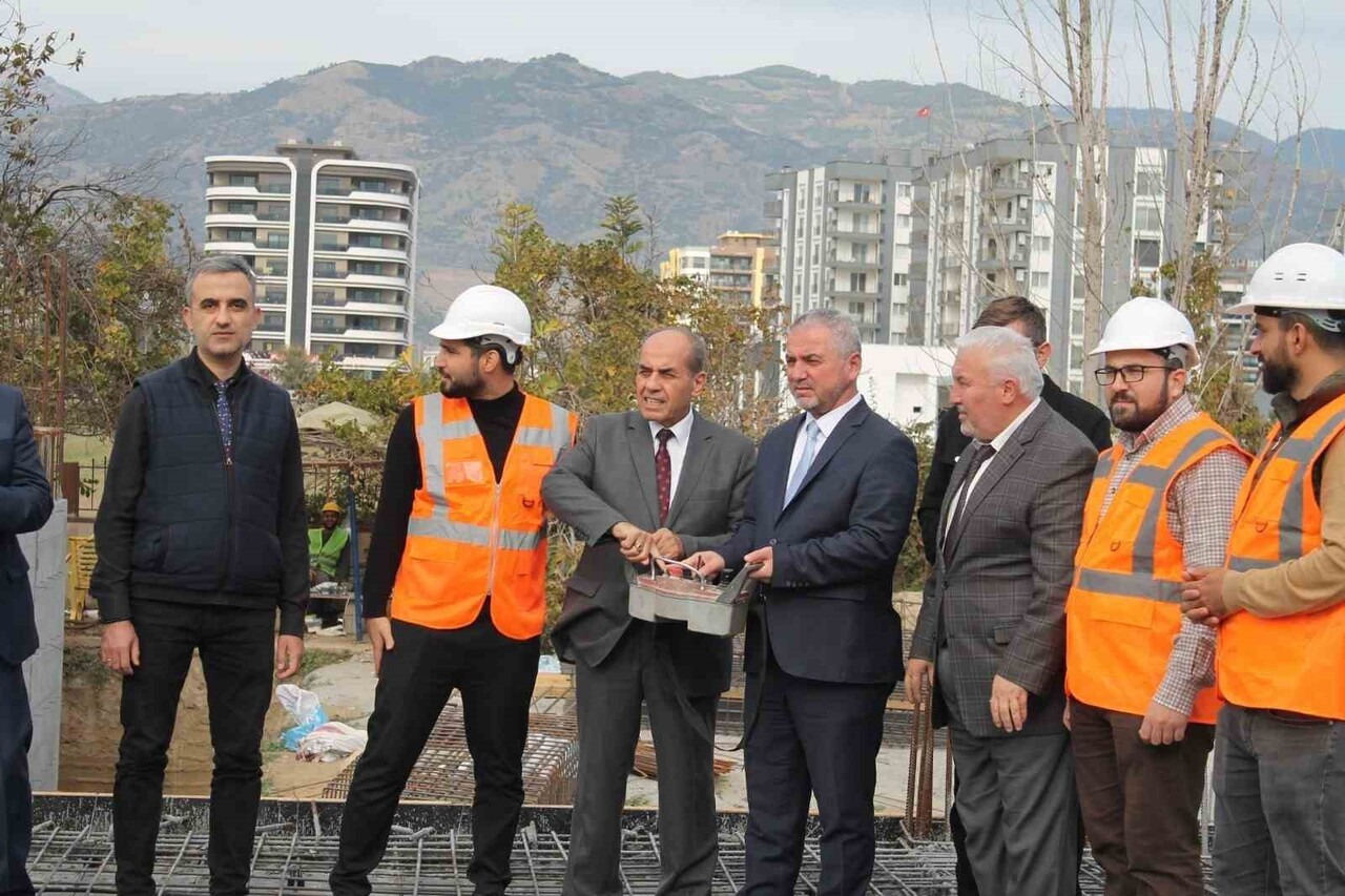 AYDIN’IN EFELER İLÇESİ TEPECİK MAHALLESİ’NDE, HAYIRSEVERLERİN KATKILARIYLA TEMELİ ATILAN TEPECİK...