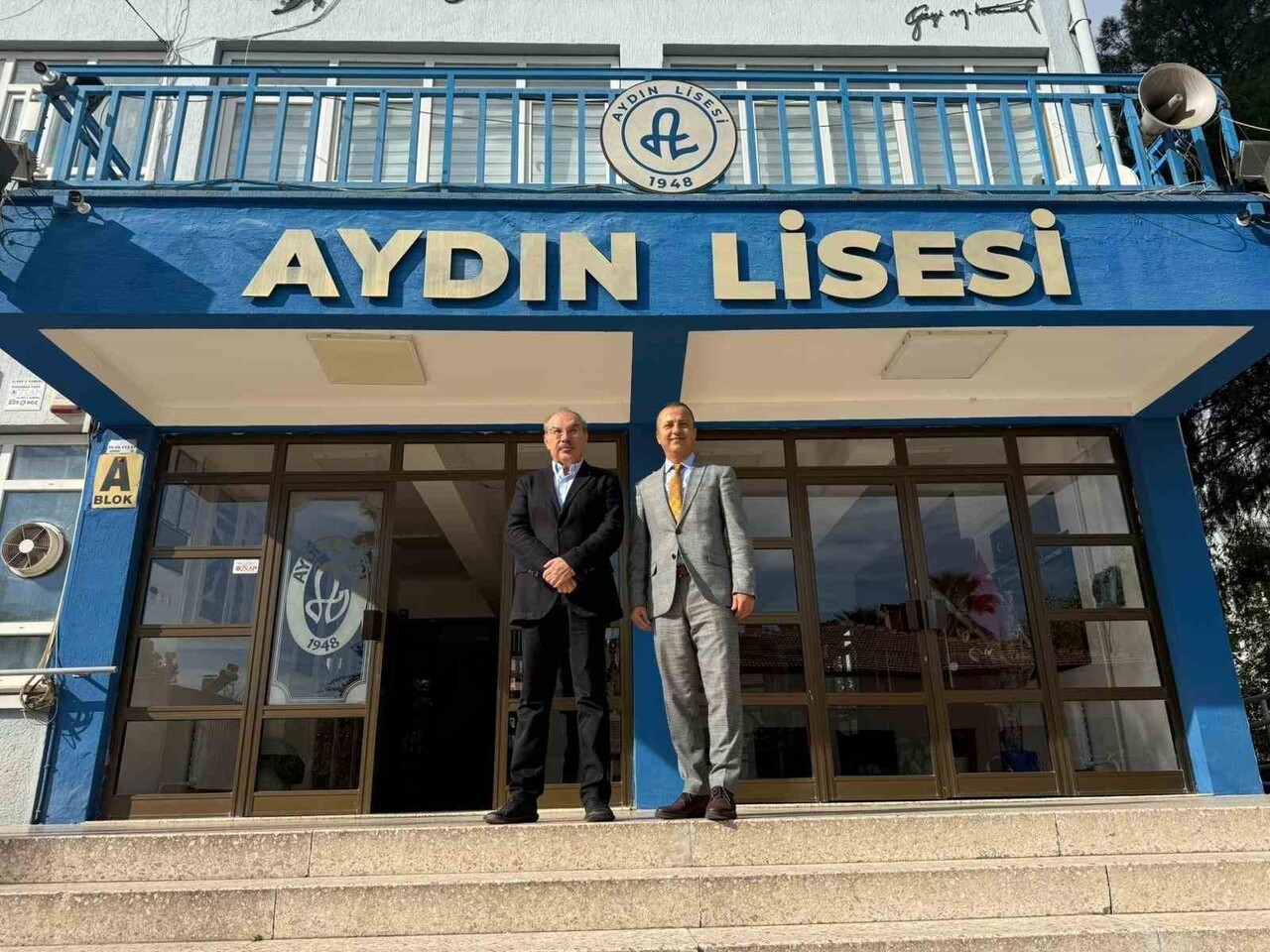 AYDIN LİSESİ TARAFINDAN SÜRDÜRÜLEN 'AKADEMİSYENLERİN DERSLERE GİRMESİ PROJESİ' KAPSAMINDA, AYDIN...