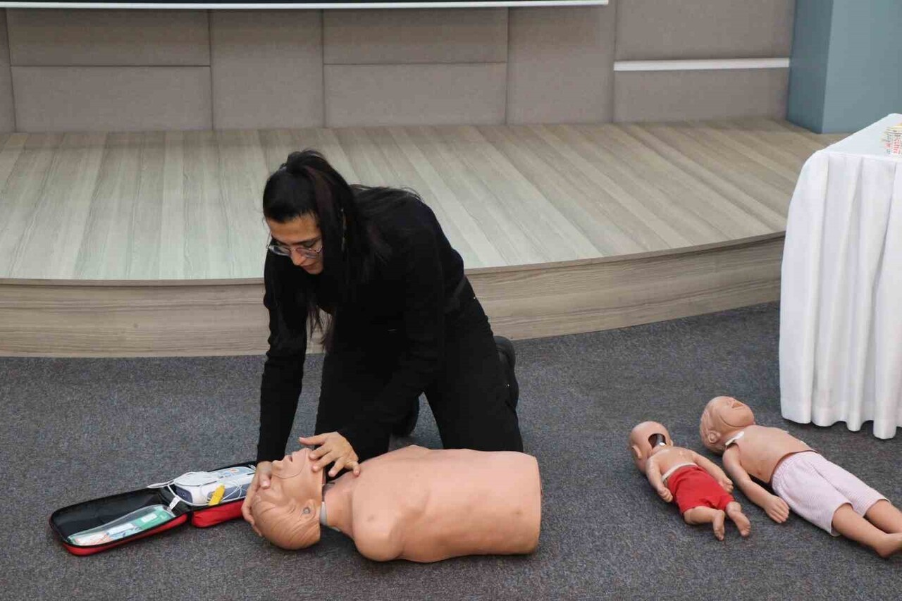 AYTO, ÜYELERİNİN ACİL DURUMLARDA DOĞRU VE HIZLI MÜDAHALE EDEBİLMESİ İÇİN TEMEL İLK YARDIM EĞİTİMİ...