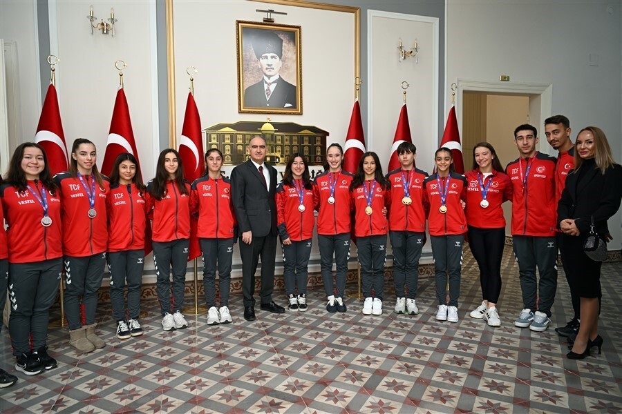 AZERBAYCAN’DAKİ AEROBİK CİMNASTİK AVRUPA ŞAMPİYONASI’NDA MADALYA KAZANARAK MANİSA’YA GURUR YAŞATAN...