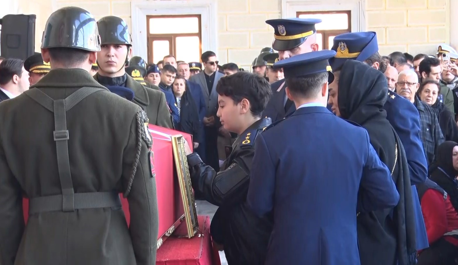 AZERBAYCAN’DAN TÜRKİYE’YE GELİRKEN GÜRCİSTAN’DA DÜŞEN ASKERİ KARGO UÇAĞINDA ŞEHİT DÜŞEN PİLOT...