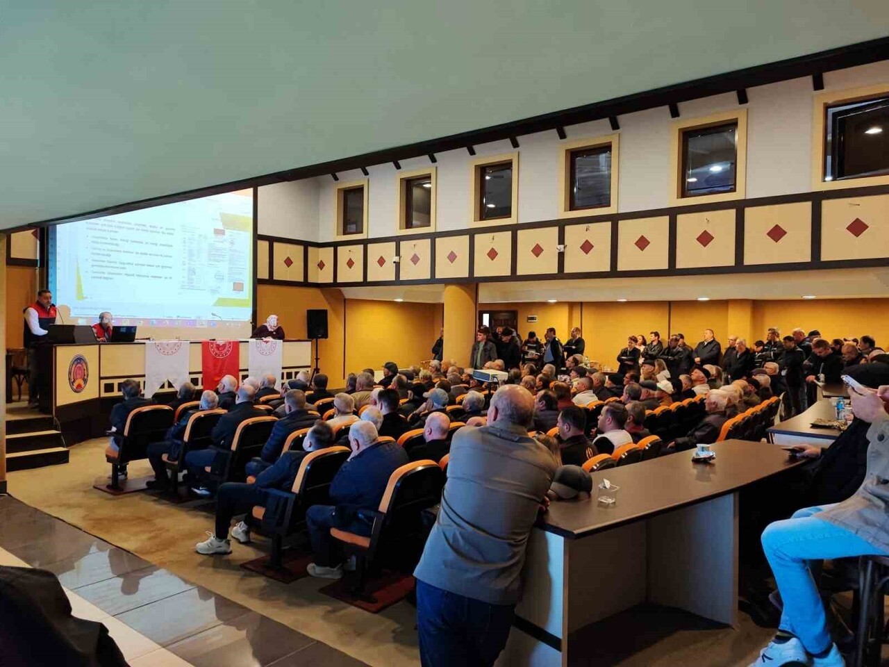 BABAESKİ TARIM VE ORMAN İLÇE MÜDÜRLÜĞÜ TEKNİK PERSONELLERİ, BİTKİ REÇETESİ (B-REÇETE) SİSTEMİ İLE...