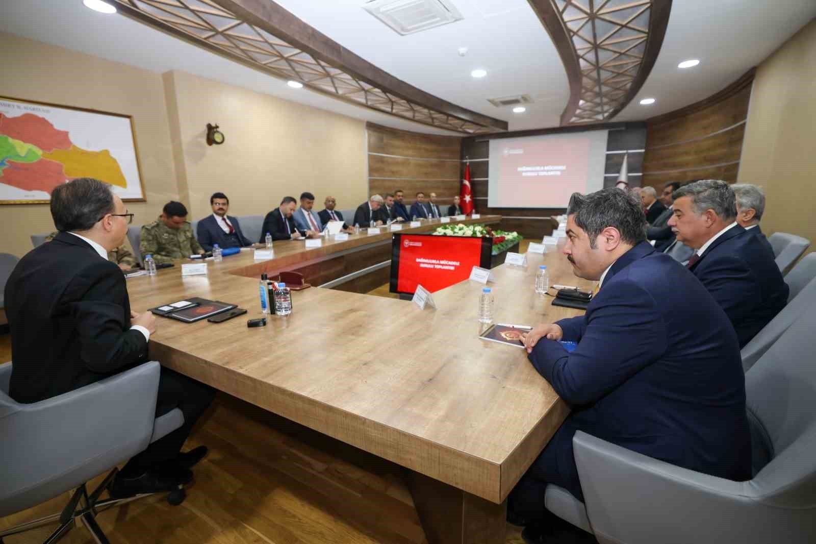 BAĞIMLILIKLA MÜCADELE İL KOORDİNASYON KURULU TOPLANTISI, VALİ DR. KEMAL KIZILKAYA BAŞKANLIĞINDA...