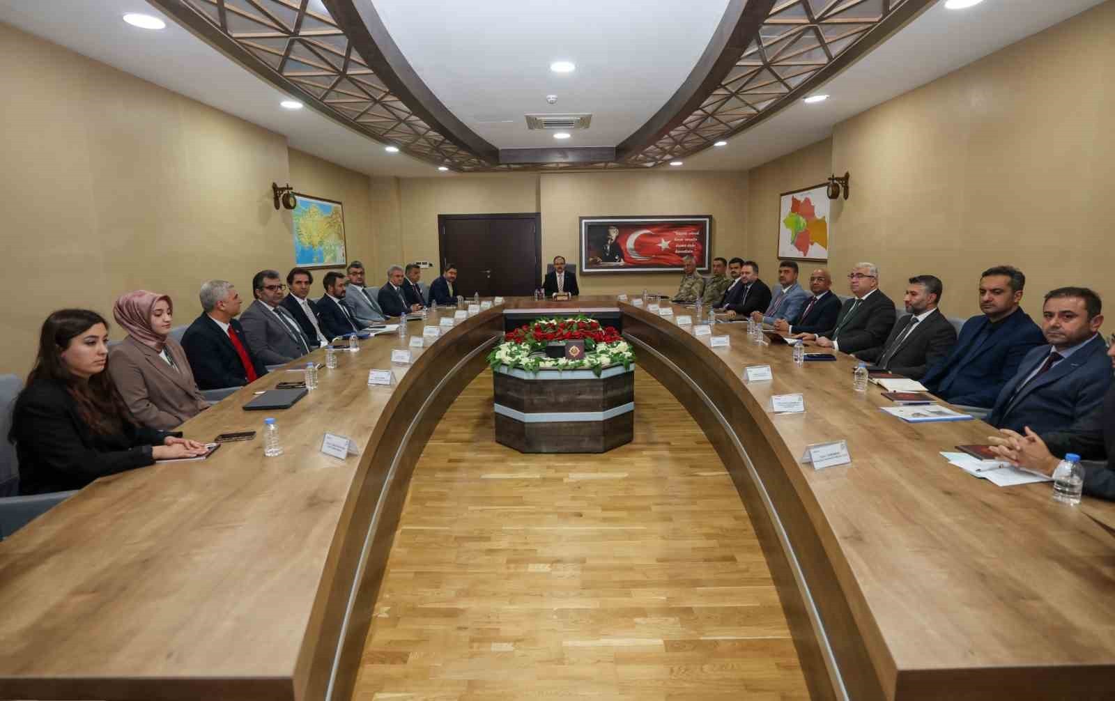 BAĞIMLILIKLA MÜCADELE İL KOORDİNASYON KURULU TOPLANTISI, VALİ DR. KEMAL KIZILKAYA BAŞKANLIĞINDA...