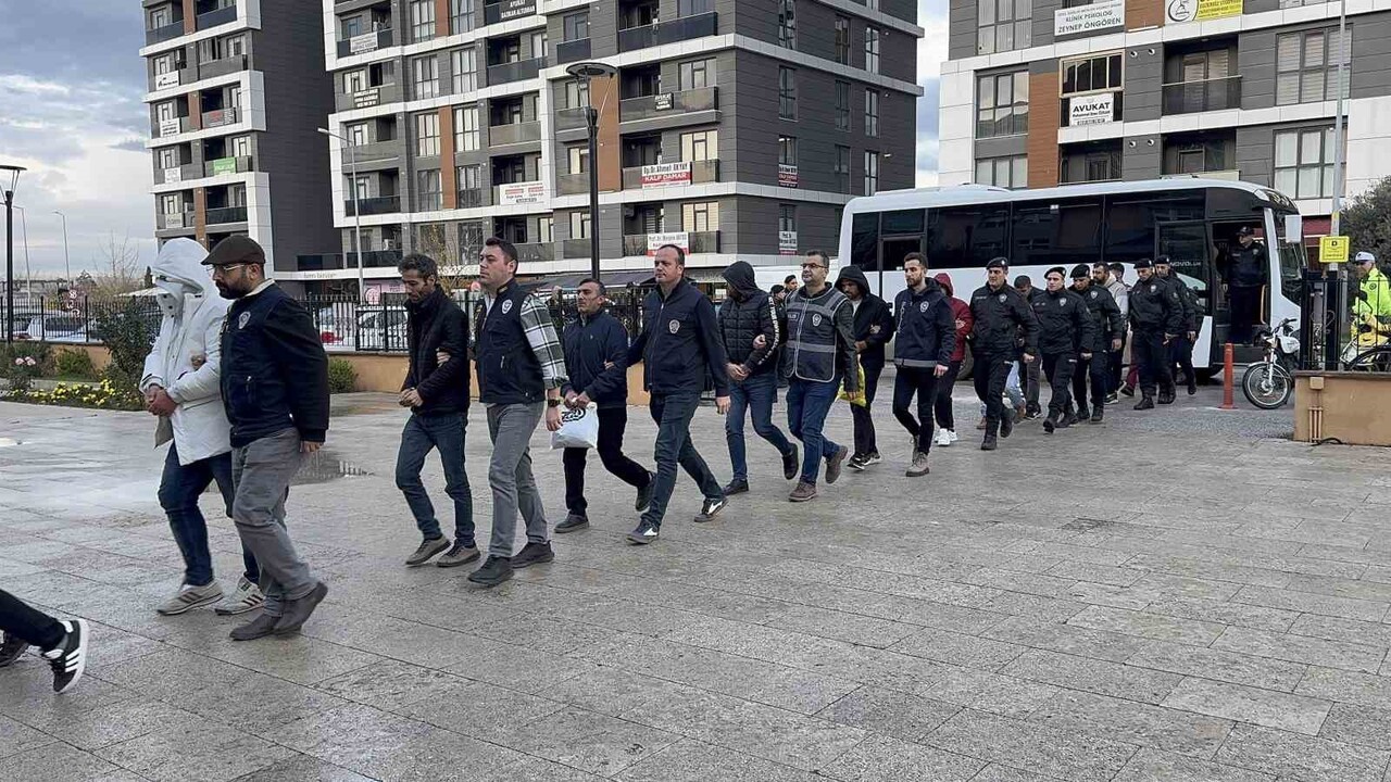 BAHİS OPERASYONUNDA GÖZALTINA ALINAN 13 ŞÜPHELİ ADLİYEYE SEVK EDİLDİ