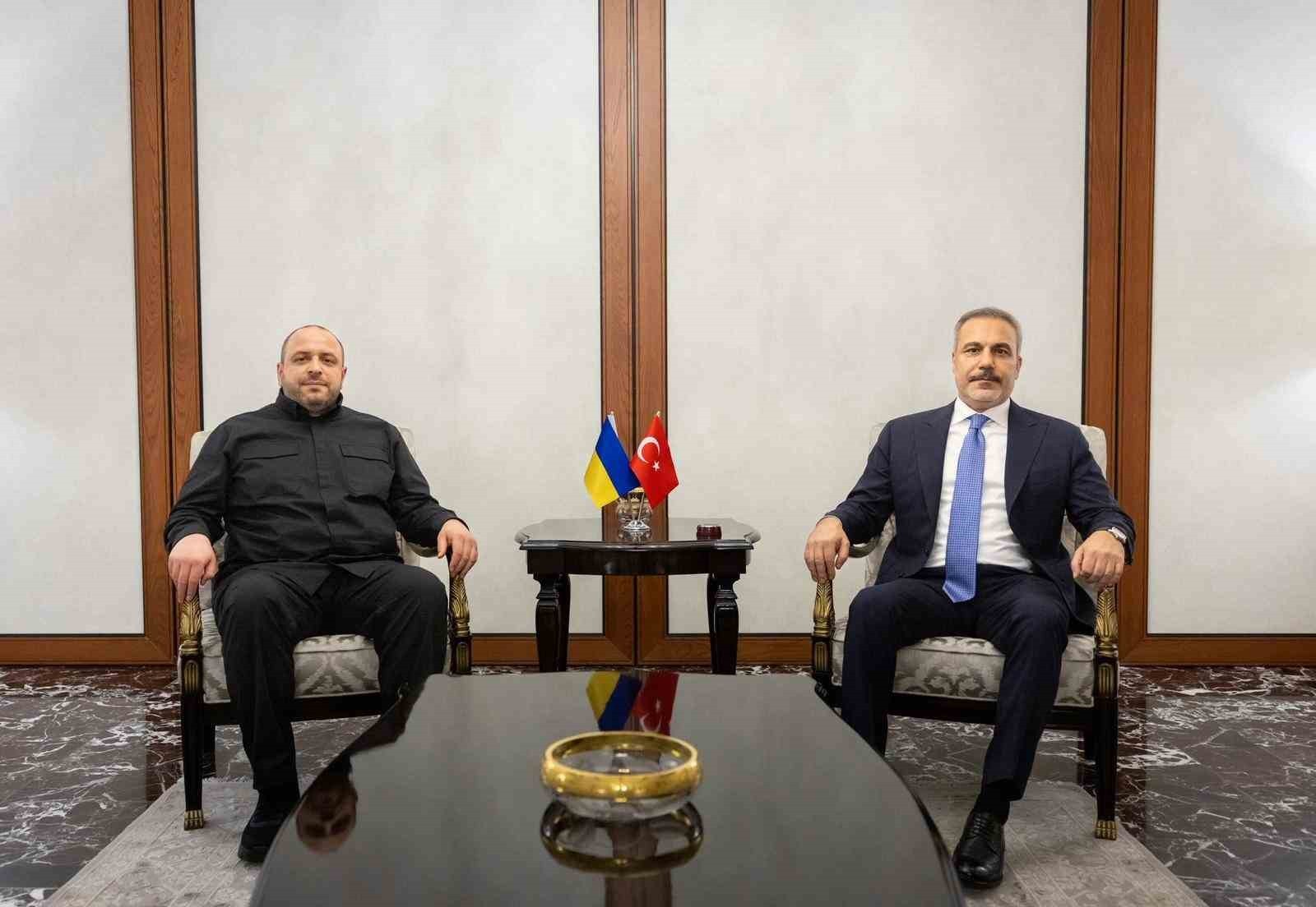 BAKAN FİDAN, UKRAYNA MİLLİ GÜVENLİK VE SAVUNMA KONSEYİ SEKRETERİ UMEROV İLE BİR ARAYA...