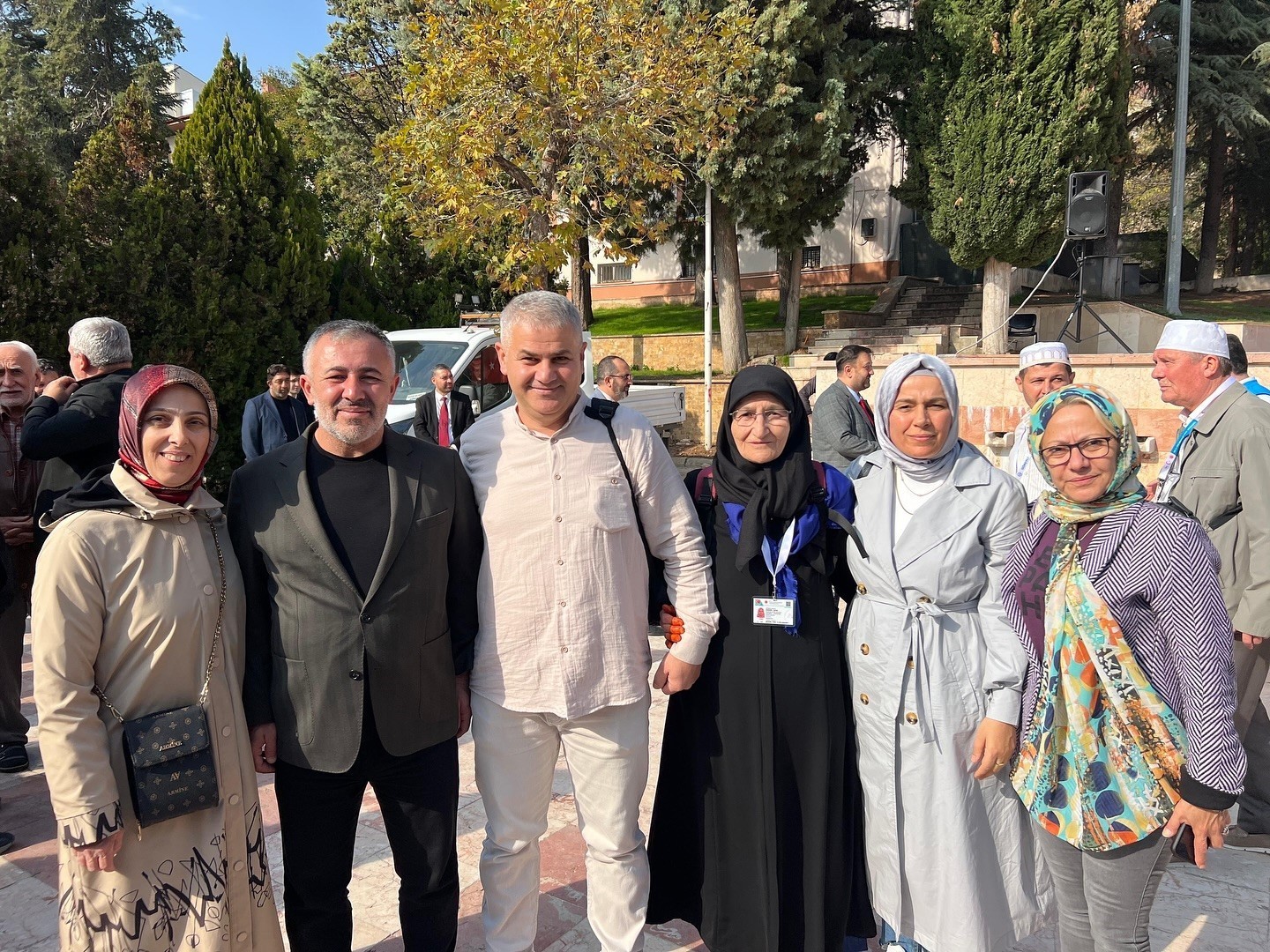 BAŞKAN YILDIRIM UMRECİLERİN MANEVİ DUYGULARINA ORTAK OLDU