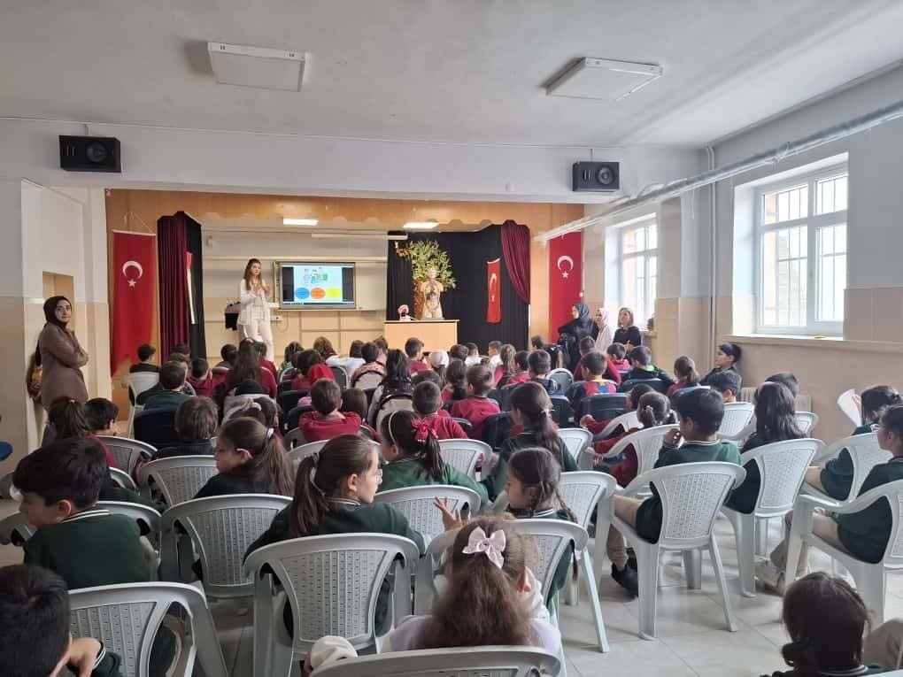 BAYBURT’TA ÖĞRENCİLERE ‘SAĞLIKLI YAŞAM’ EĞİTİMİ VERİLDİ