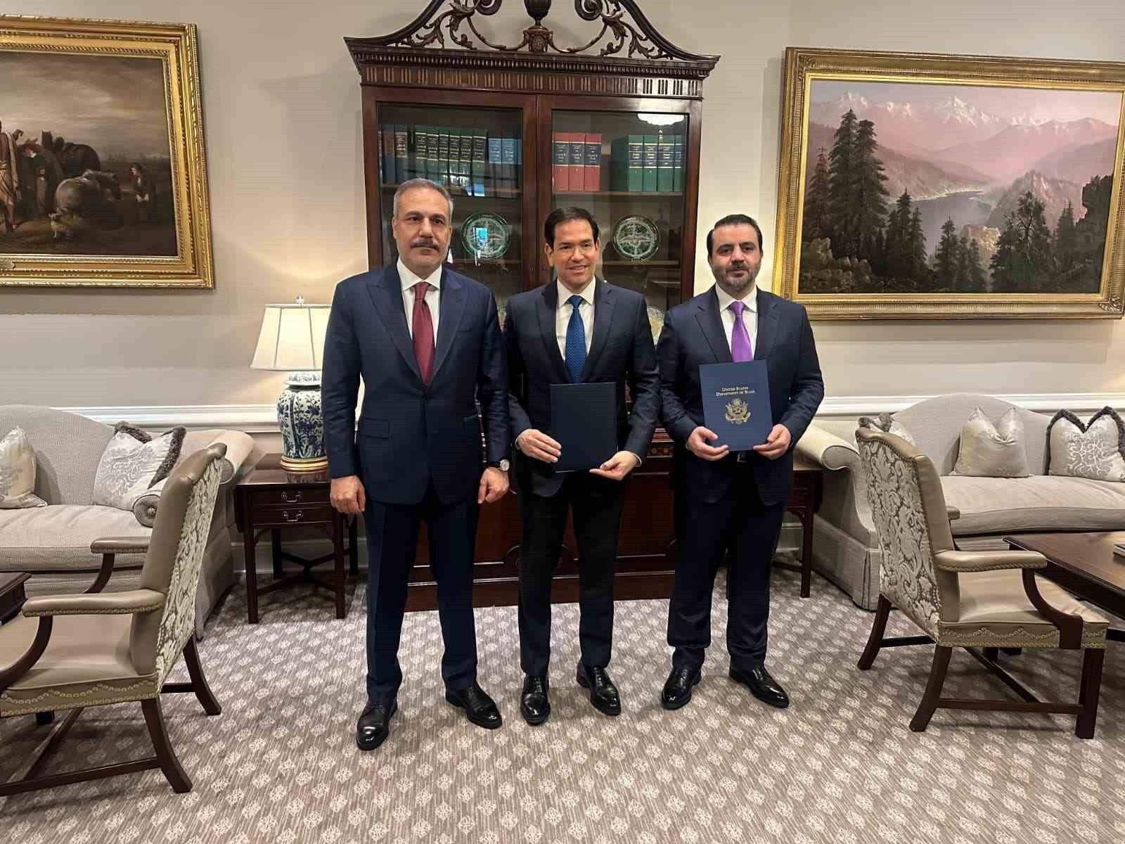 BEYAZ SARAY'DA TÜRKİYE-ABD-SURİYE ZİRVESİ