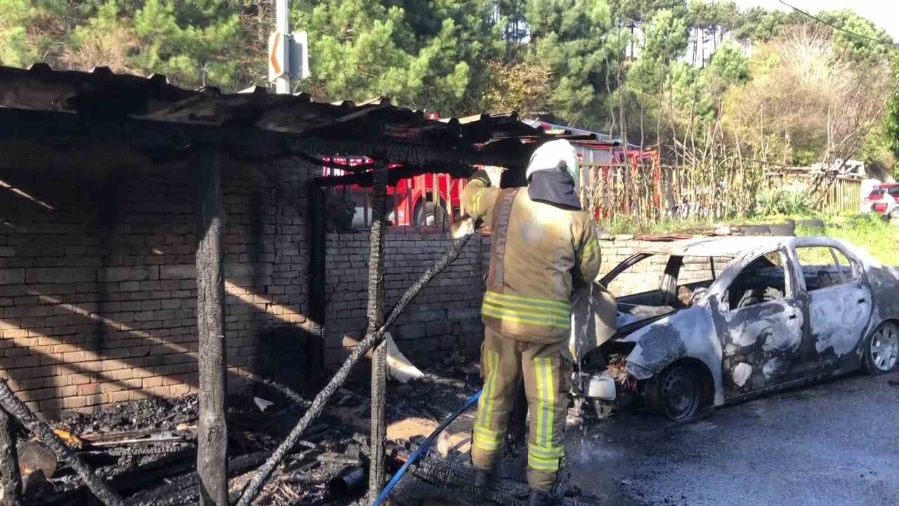 BEYKOZ BİR GARAJ DA ÇIKAN YANGIN GARAJ YAKININDA BULUNAN OTOMOBİLE SIÇRADI. GARAJ VE OTOMOBİL...