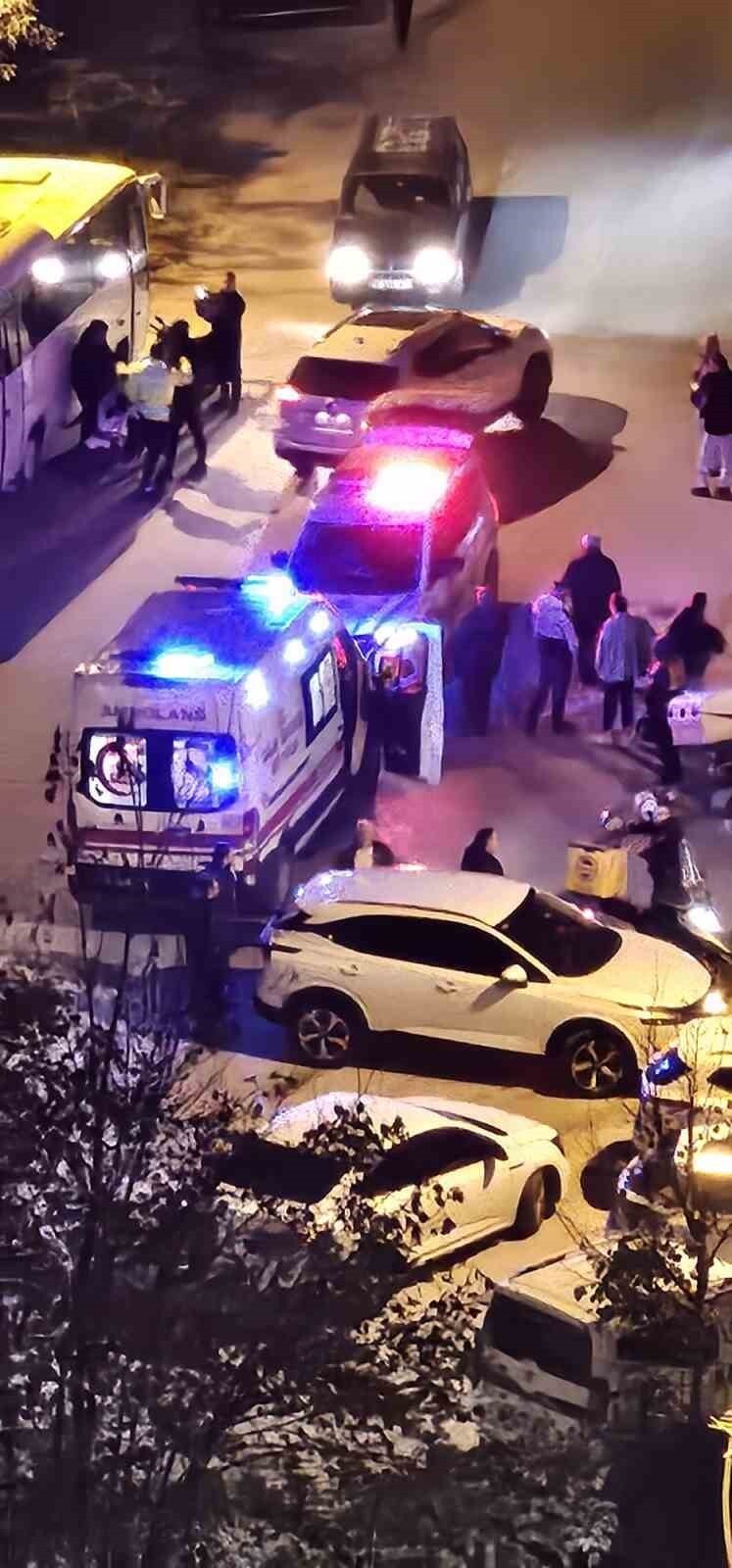 BİLECİK'TE MOTOSİKLET İLE OTOMOBİL ÇARPIŞTI; 1 YARALI