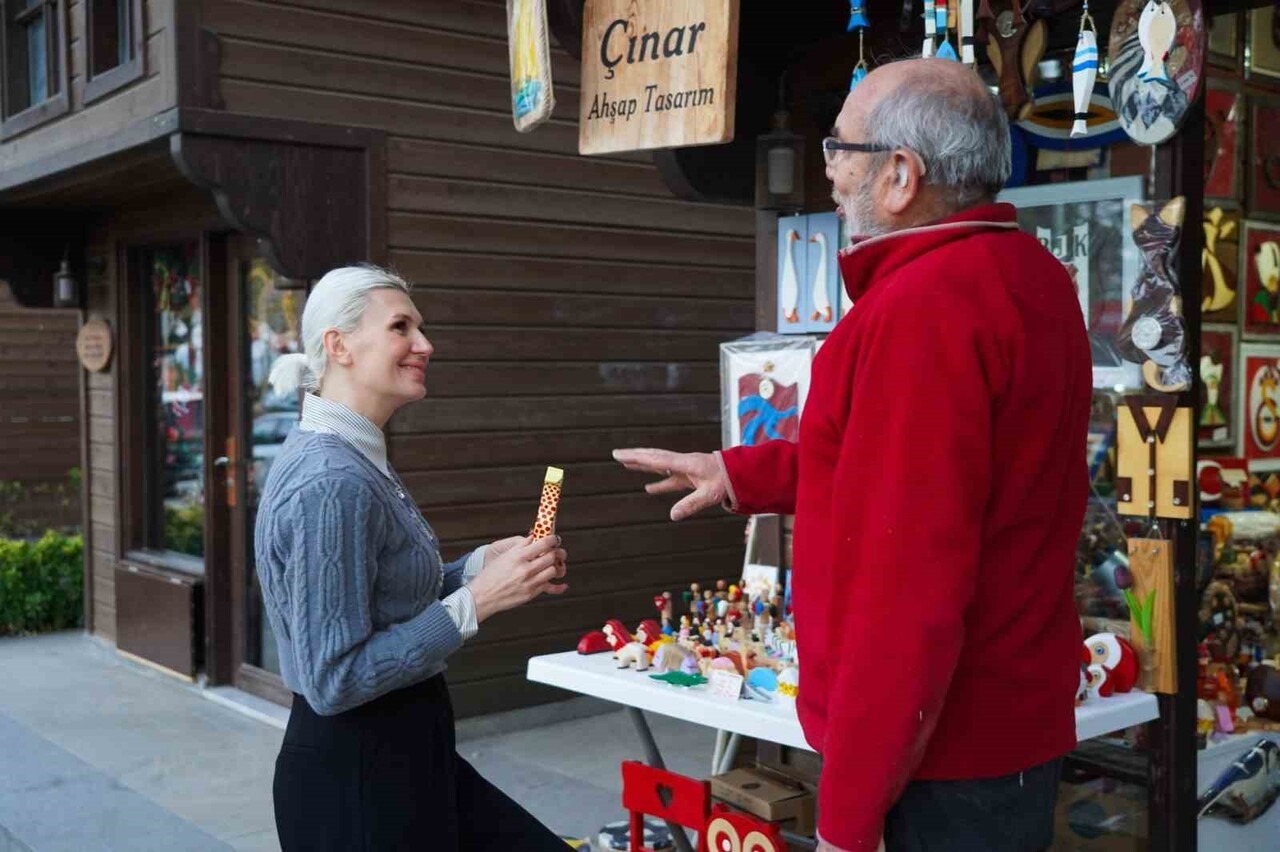 BİLECİK’TE SANAT SOKAĞI YILBAŞI ÇARŞISI İÇİN HAZIRLIKLAR BAŞLADI