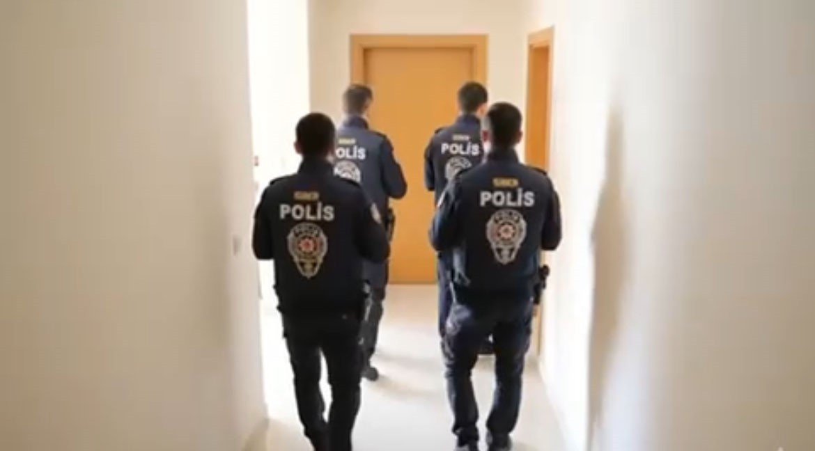 BİLİŞİM DOLANDIRICILARINA  EŞ ZAMANLI ŞAFAK OPERASYONU