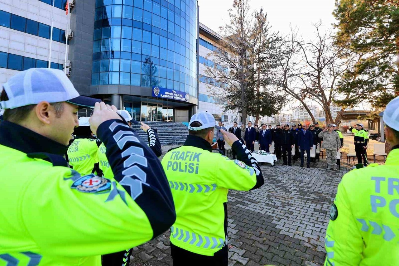 BİNGÖL’DE TRAFİK EKİPLERİNE 90 YENİ YAKA KAMERASI TAHSİS EDİLDİ
