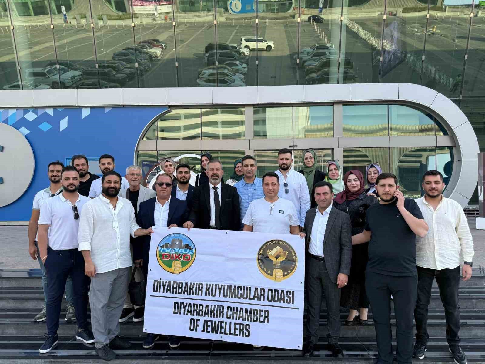 BİRLEŞİK ARAP EMİRLİKLERİ’NİN BAŞKENTİ ABU DABİ’DE DÜZENLENEN JEWELLERY & WATCH SHOW 2025 FUARINA...