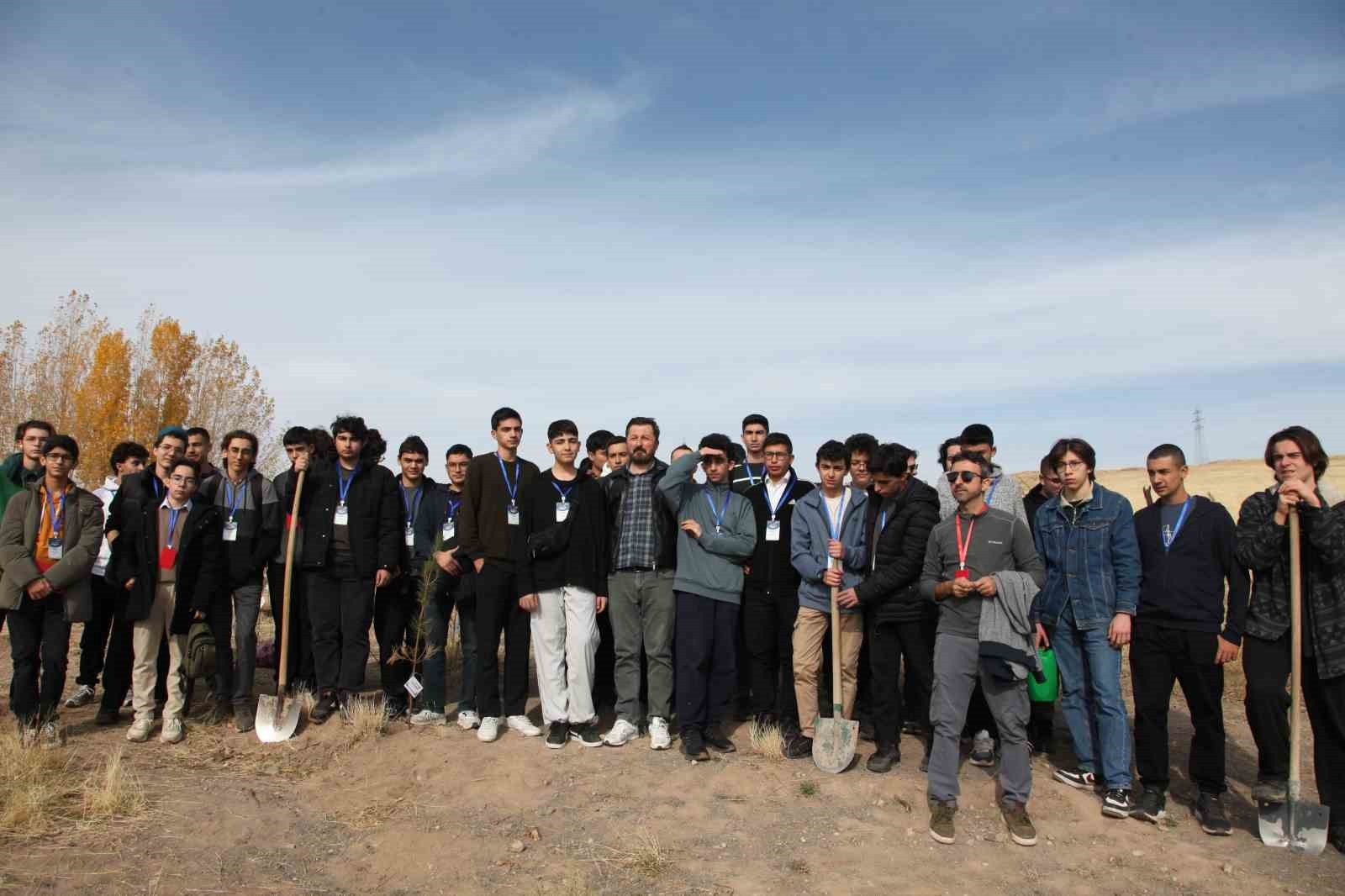 BİTLİS’İN AHLAT İLÇESİNDE, CUMHURBAŞKANLIĞI HİMAYELERİNDE VE MİLLİ EĞİTİM BAKANLIĞININ...