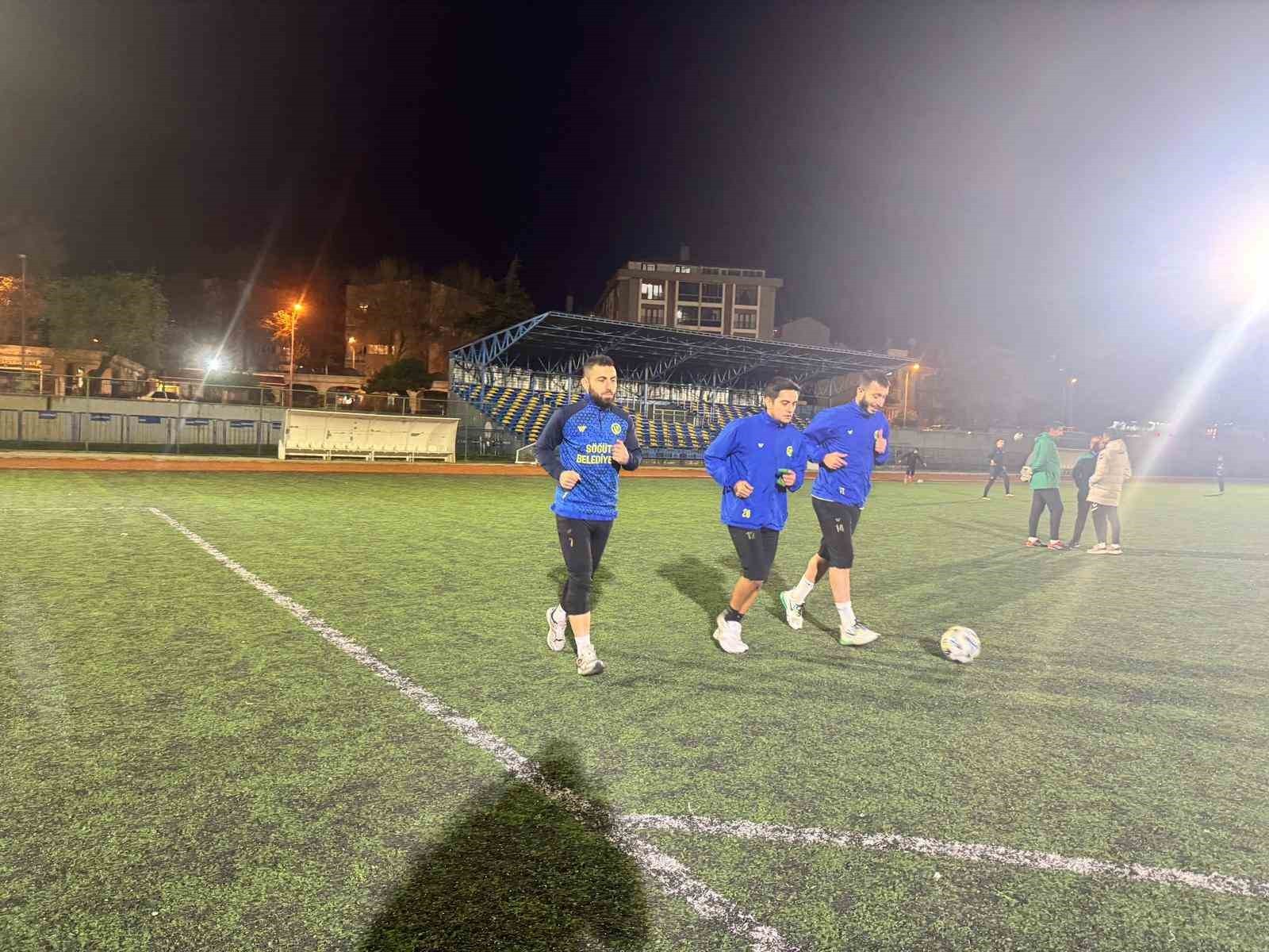 BÖLGESEL AMATÖR LİG'DE (BAL) BİLECİK'İ TEMSİL EDEN SÖĞÜTSPOR, YARIN OYNAYACAĞI ZORLU İZNİKSPOR...