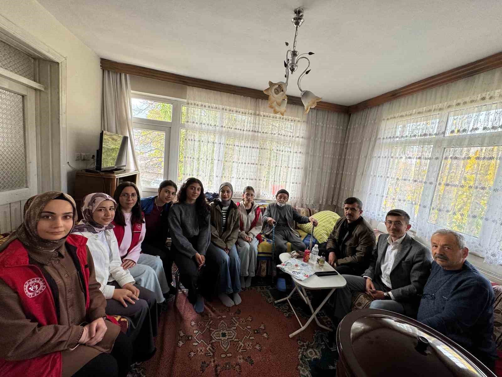 BOLU'NUN MUDURNU İLÇESİNDE ÜNİVERSİTE ÖĞRENCİLERİ, GENÇLİK VE SPOR İLÇE MÜDÜRLÜĞÜ TARAFINDAN...