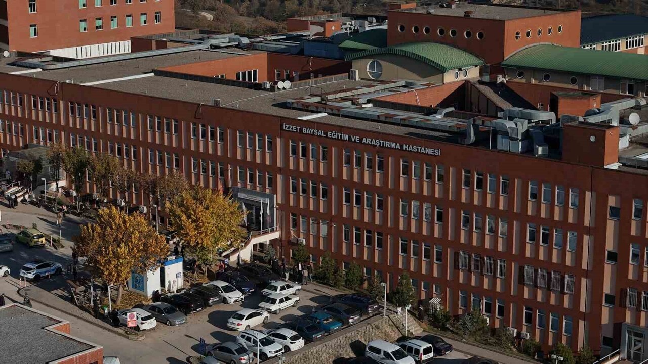 BOLU’DA DİŞ HEKİMLİĞİ FAKÜLTESİ ÖĞRENCİSİ 14 KİŞİ, YEMEKHANEDE YEDİKLERİ ÖĞÜN SONRASI ZEHİRLENME...