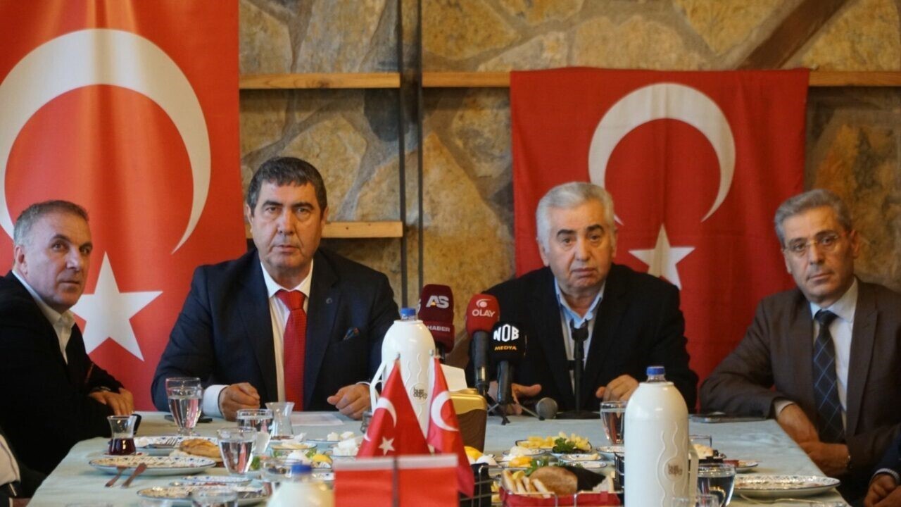 BURSA'DA DOĞU VE GÜNEYDOĞULU KANAAT ÖNDERLERİNDEN TERÖRSÜZ TÜRKİYE'YE DESTEK