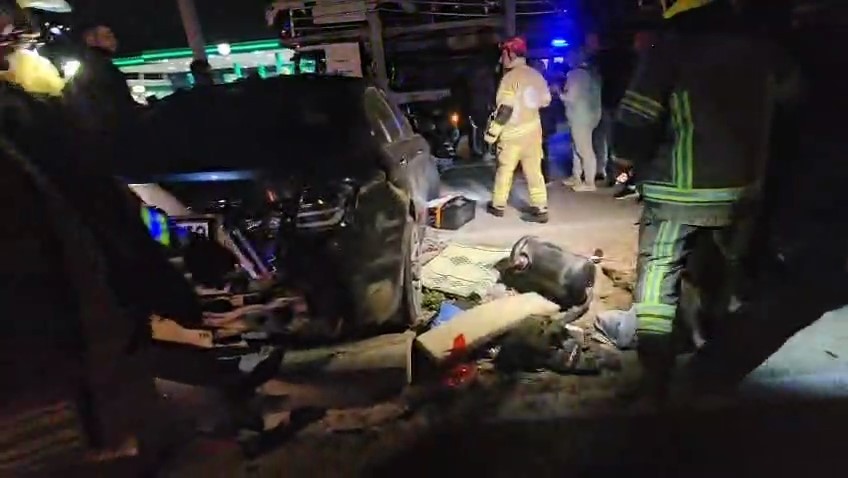 BURSA'DA HAFİF TİCARİ ARAÇ İLE OTOMOBİLİN KARIŞTIĞI KAZADA 1 KİŞİ HAYATINI KAYBETTİ.