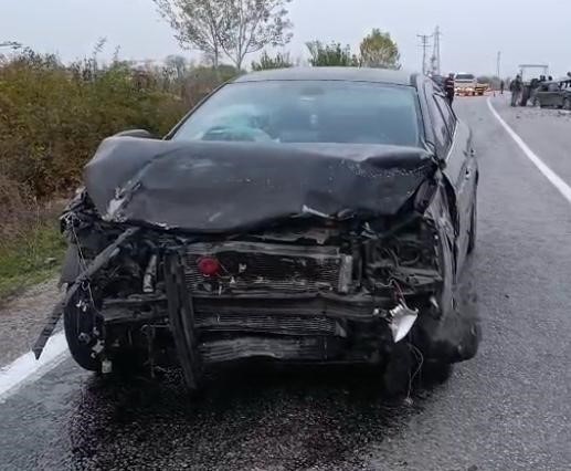 BURSA'DA MEYDANA GELEN KAZADA 1 KİŞİ HAYATINI KAYBEDERKEN 2 KİŞİDE YARALANDI.