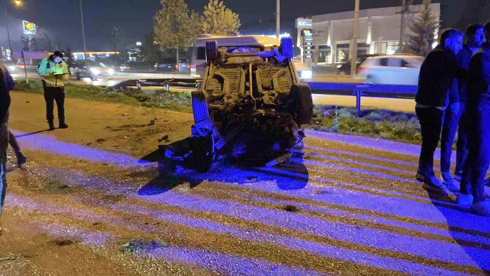 BURSA'NIN İNEGÖL İLÇESİNDE KONTROLDEN ÇIKAN OTOMOBİLİN TAKLA ATTIĞI KAZADA 2 KİŞİ...