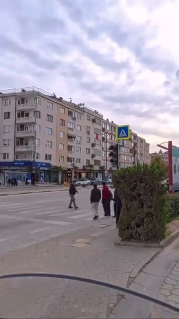 BURSA'NIN İNEGÖL İLÇESİNDE MEYDANA GELEN KAZADA KONTROLDEN ÇIKAN MOTOSİKLETİN YAPTIĞI KAZA ANI...