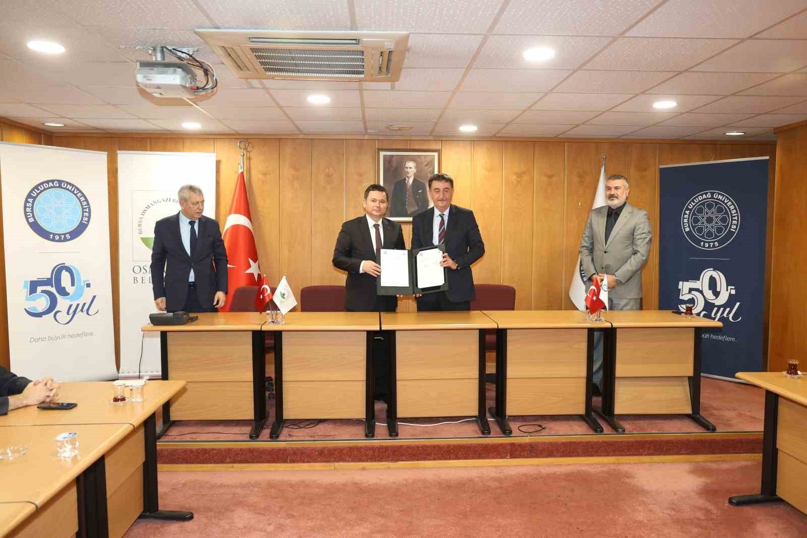 BURSA ULUDAĞ ÜNİVERSİTESİ KARAGÖZ VE KUKLA OYUNLARI UYGULAMA VE ARAŞTIRMA MERKEZİ (KARAKUM) İLE...