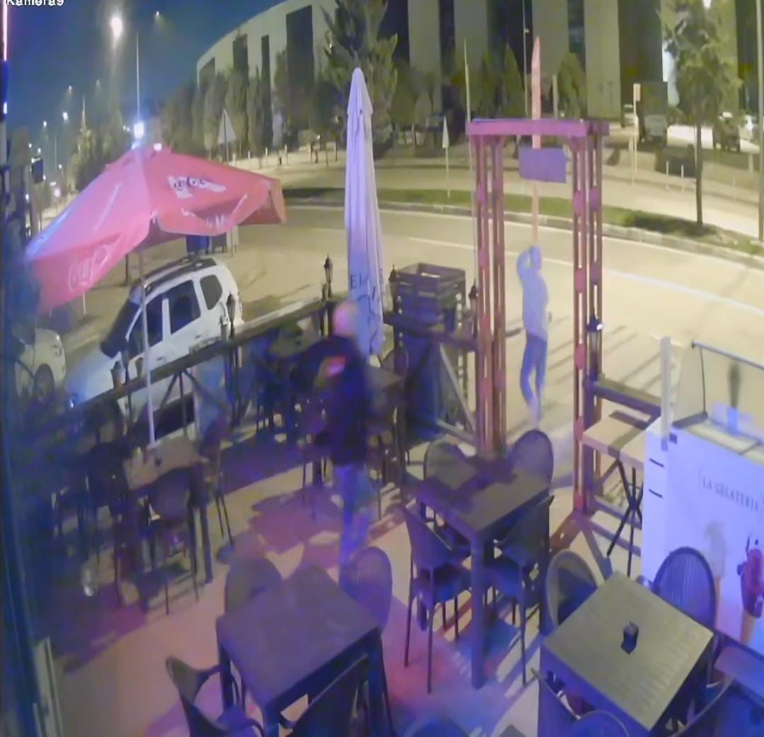 BURSALI KEBAPÇI HIRSIZI SOPAYLA KOVALADI