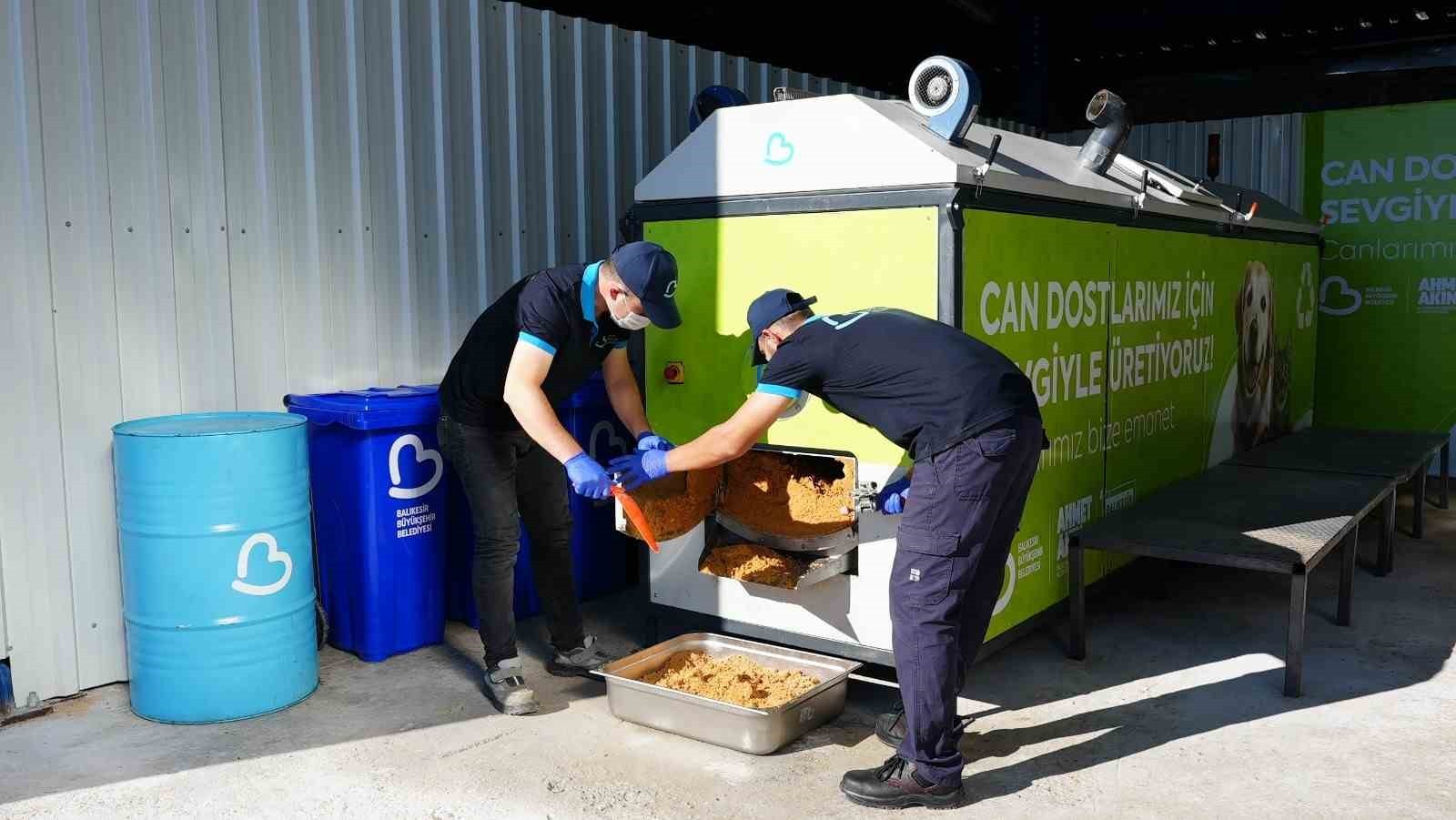 BÜYÜKŞEHİR, CAN DOSTLARIN MAMASINI KENDİ ÜRETİYOR