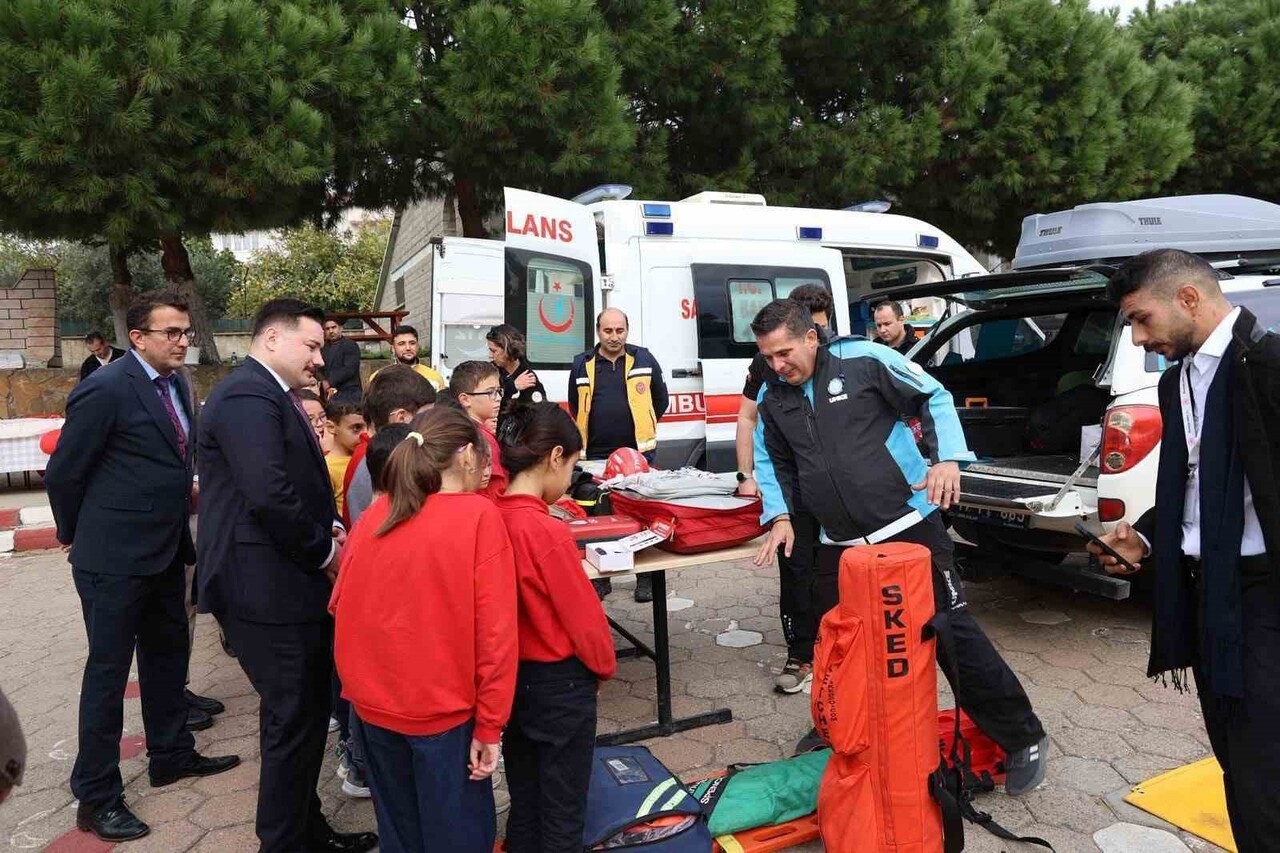 ÇANAKKALE'DE SAĞLIK BAKANLIĞI VE MİLLİ EĞİTİM BAKANLIĞI İŞ BİRLİĞİNDE YÜRÜTÜLEN 'SAĞLIKLI ÇOCUK...