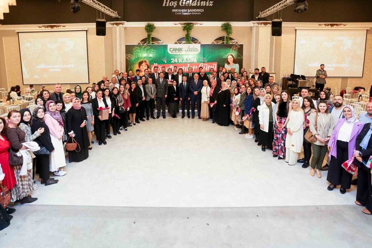 CANİK BELEDİYE BAŞKANI İBRAHİM SANDIKÇI, ÖĞRETMENLER GÜNÜ’NDE İLÇEDEKİ ÖĞRETMENLERİ AĞIRLAYARAK...