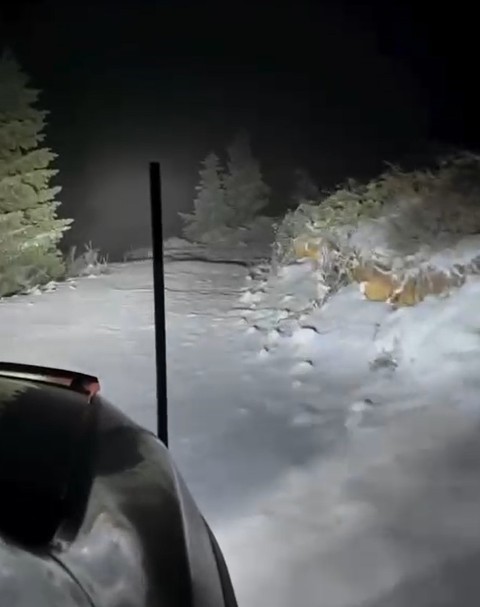 ÇANKIRI'NIN ILGAZ İLÇESİNDE BAŞLAYAN KAR YAĞIŞI, YÜKSEK KESİMLERİ BEYAZA BÜRÜDÜ.