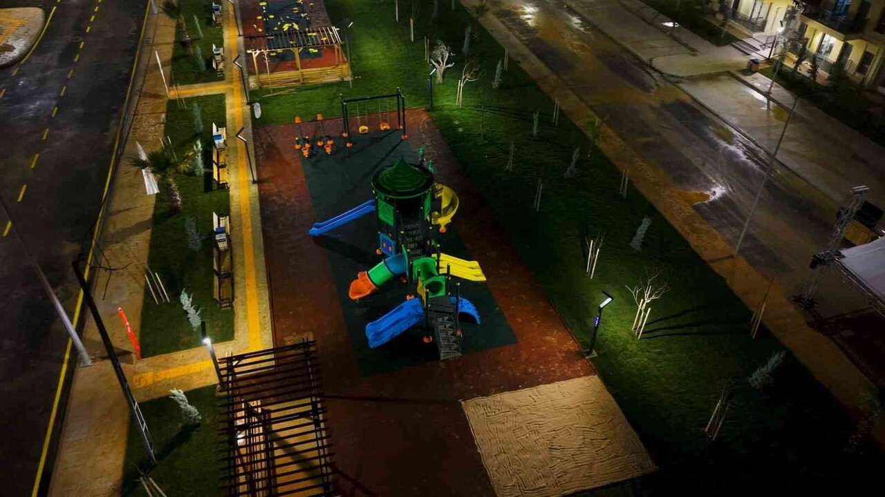 ÇEVRE, ŞEHİRCİLİK VE İKLİM DEĞİŞİKLİĞİ BAKANI MURAT KURUM, "KÜLLERİNDEN DOĞAN HATAY’IMIZ YİNE IŞIL...