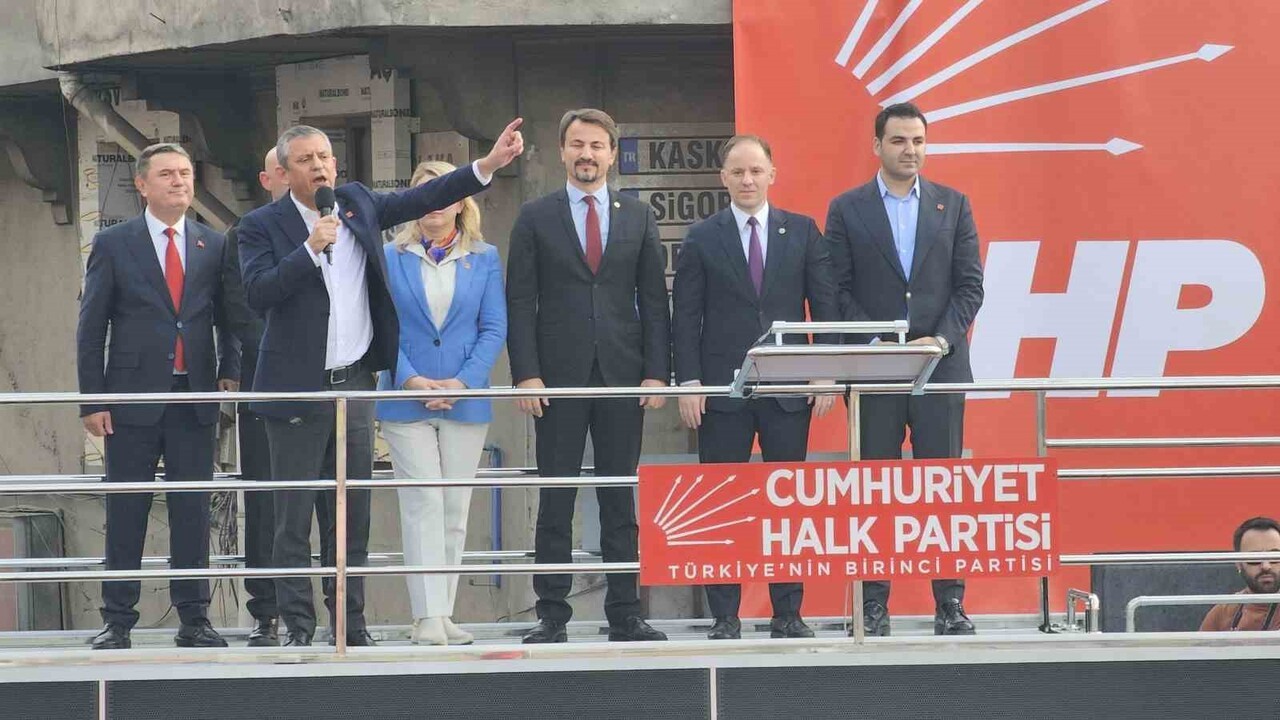 CHP GENEL BAŞKANI ÖZGÜR ÖZEL, ZONGULDAK’TAKİ MİTİNGDE 19 MART 2025’İN AK PARTİ’NİN SİYASETTE HAVLU...
