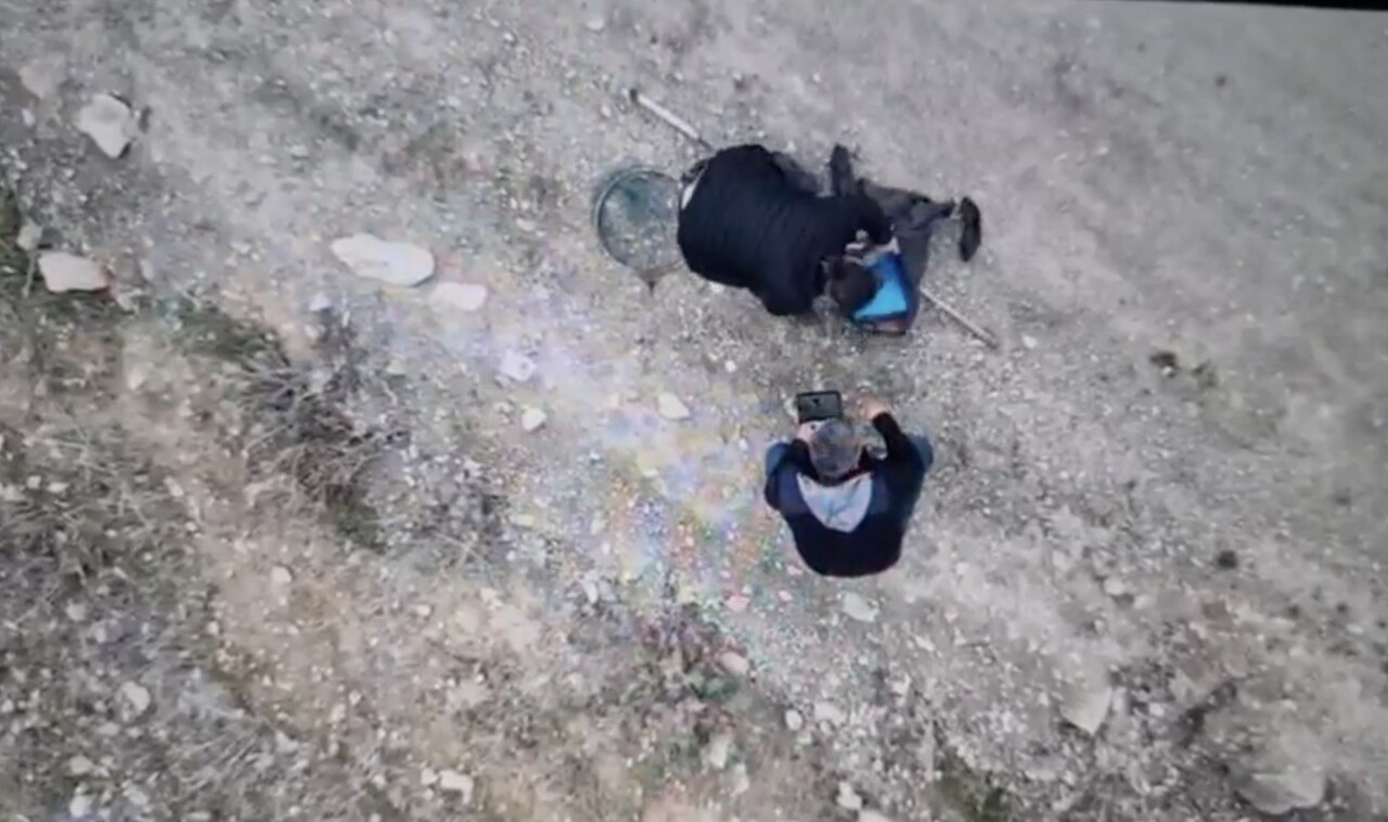 ÇORUM'UN KARGI İLÇESİNDEN GEÇEN KIZILIRMAK NEHRİ'NDE, YASAK OLMASINA RAĞMEN ELEKTRİK AKIMI...