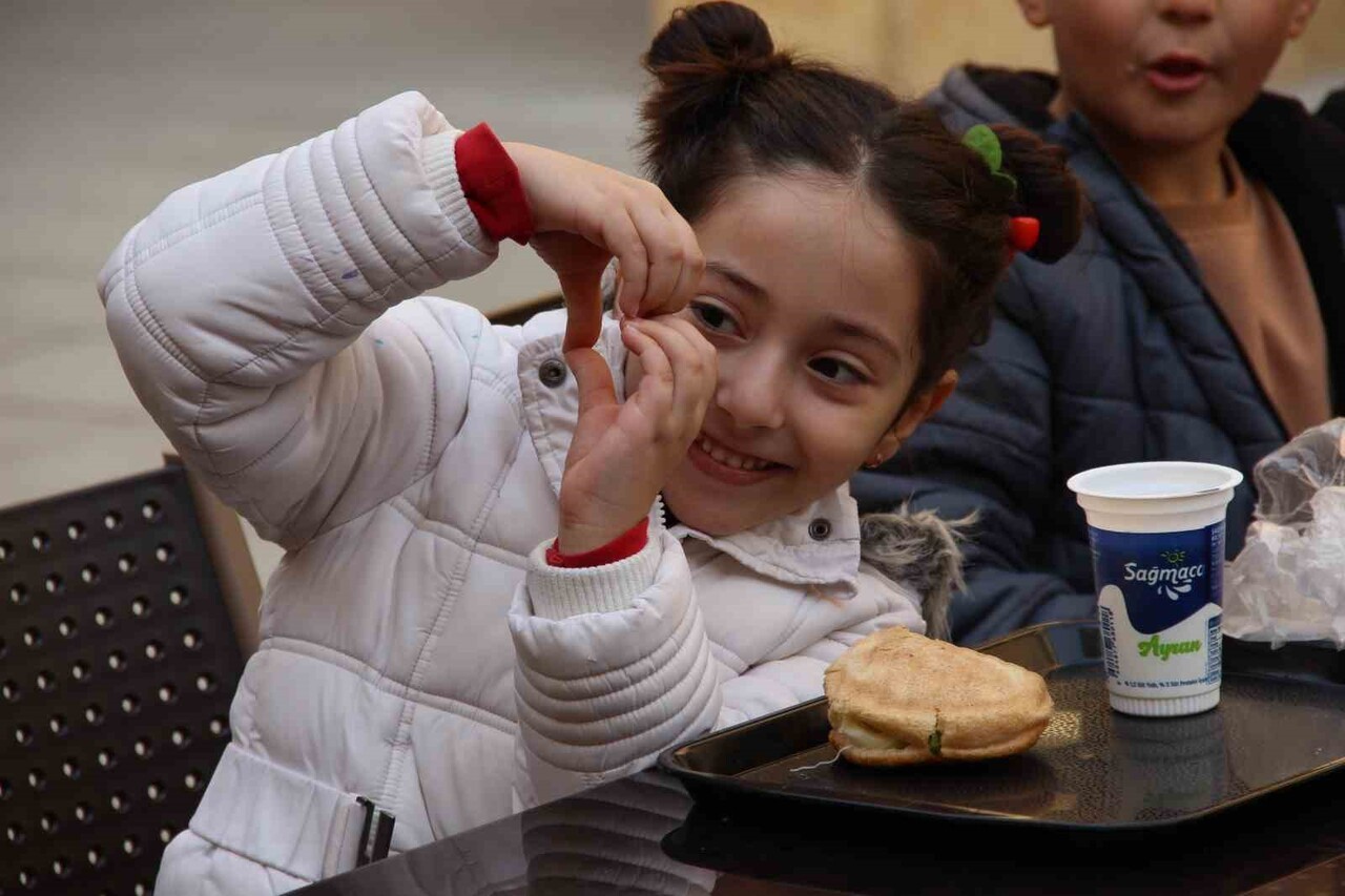 ÇORUM BELEDİYESİ TARAFINDAN GELENEKSEL HALE GETİRİLEN ‘ŞEKER ÇOCUK ŞENLİĞİ’NDE DİYABETLE MÜCADELE...