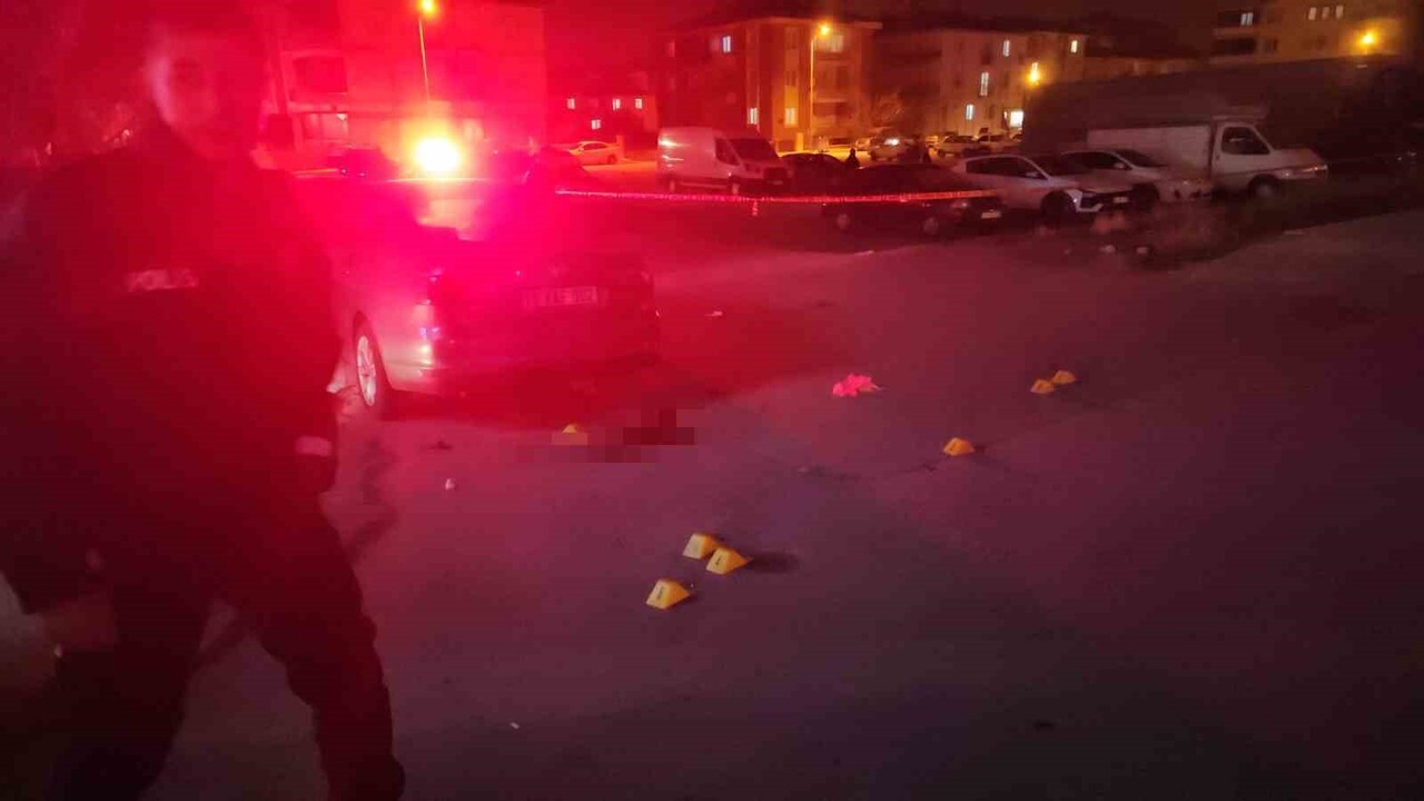 ÇORUM’DA BİR ŞAHIS, TARTIŞTIĞI ESKİ KAYINPEDERİ TARAFINDAN SİLAHLA VURULARAK YARALANDI.